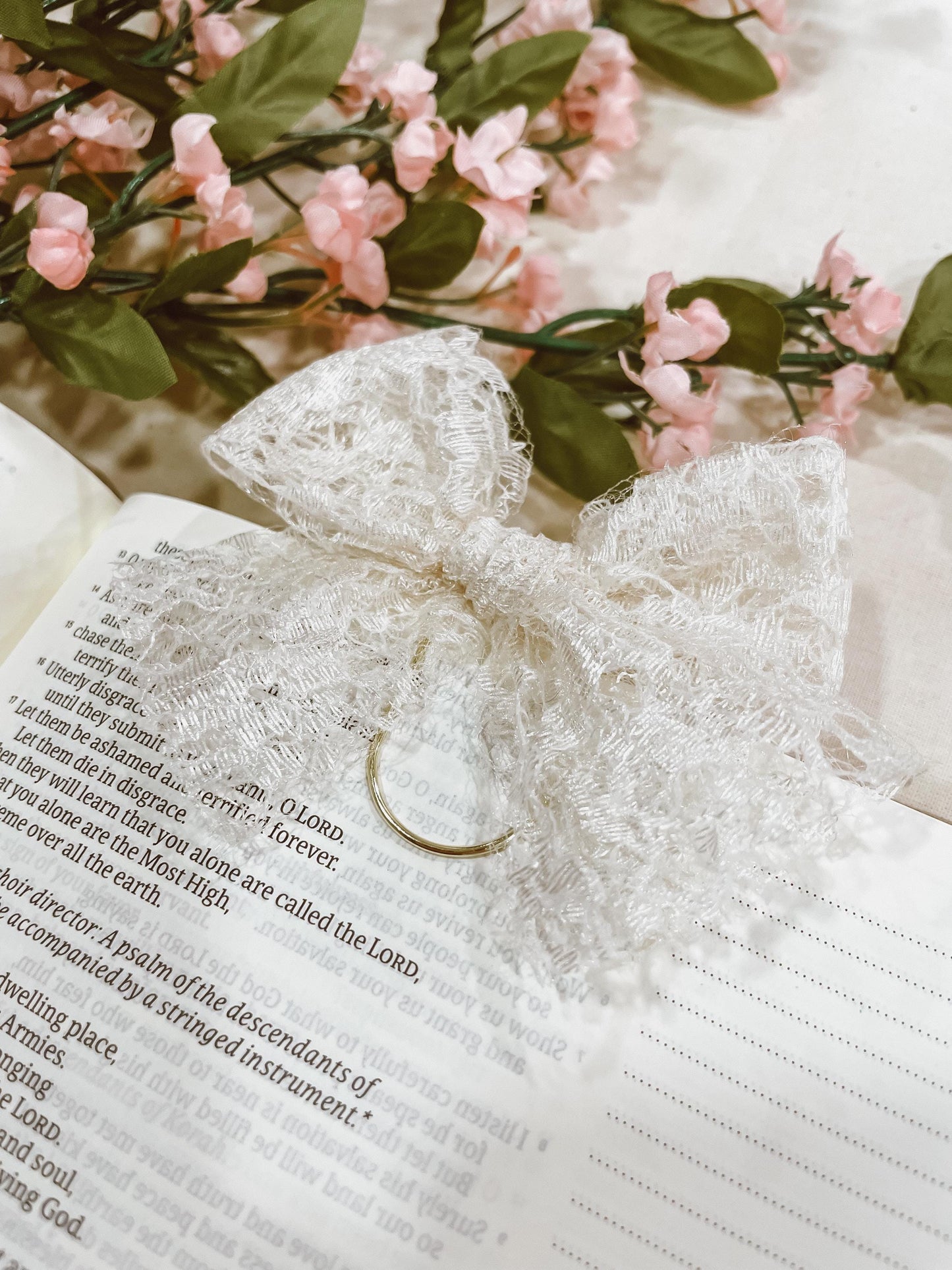 Little Lace Ivory - bow bookmark