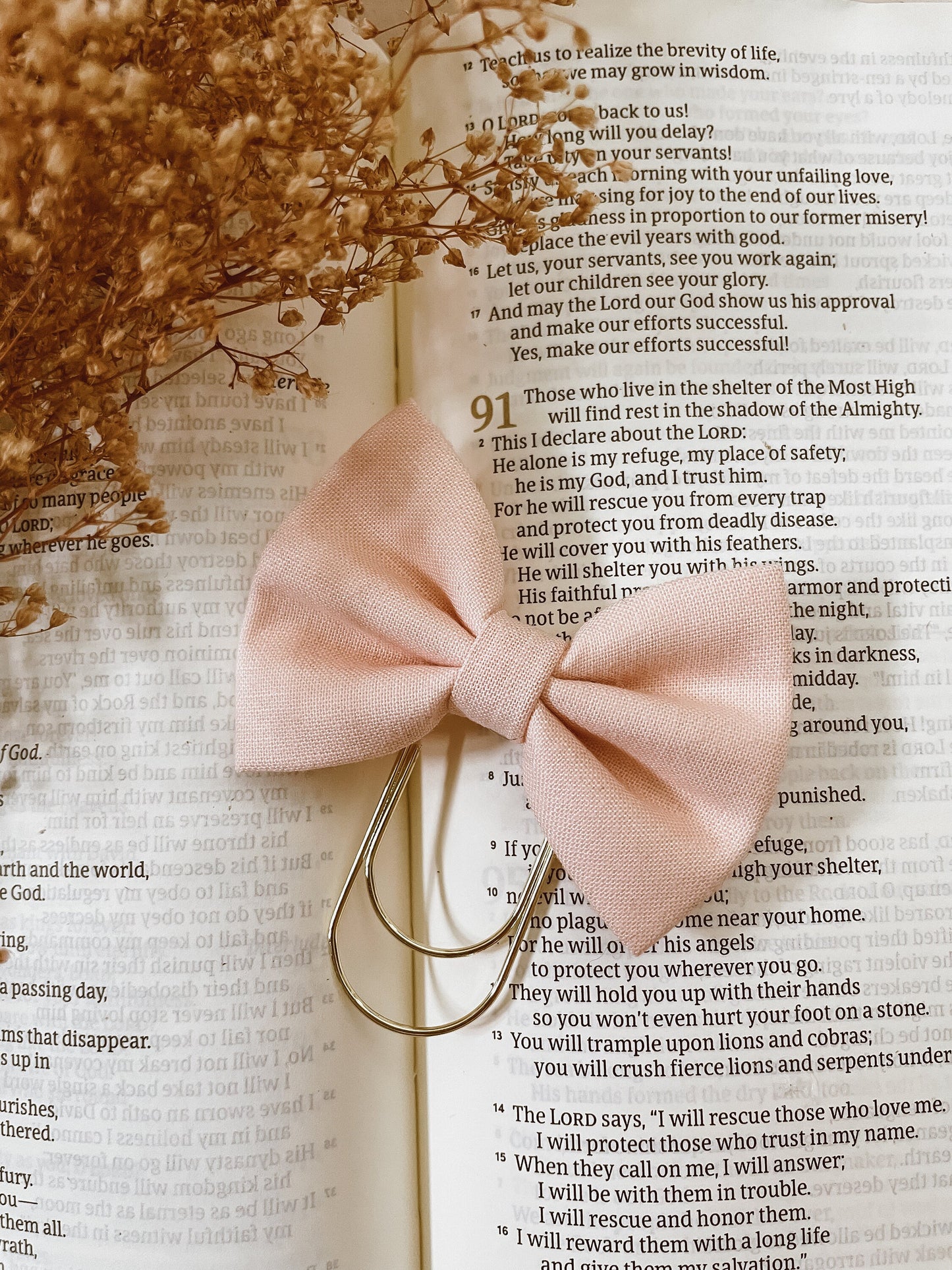 Rosie-petite bow bookmark