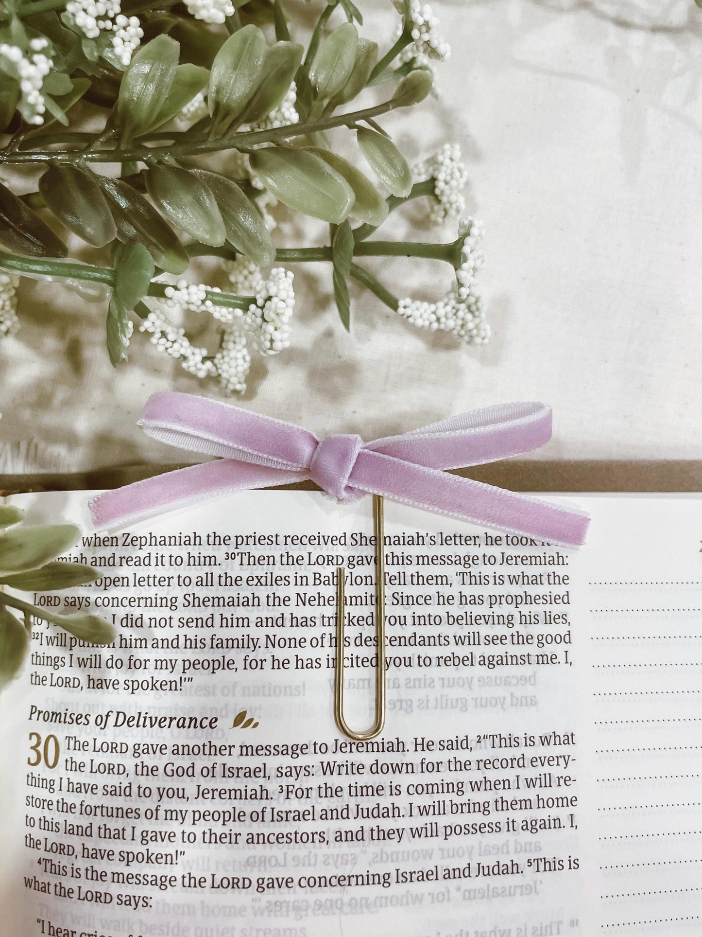 Wisteria ~ velvet mini bow bookmark