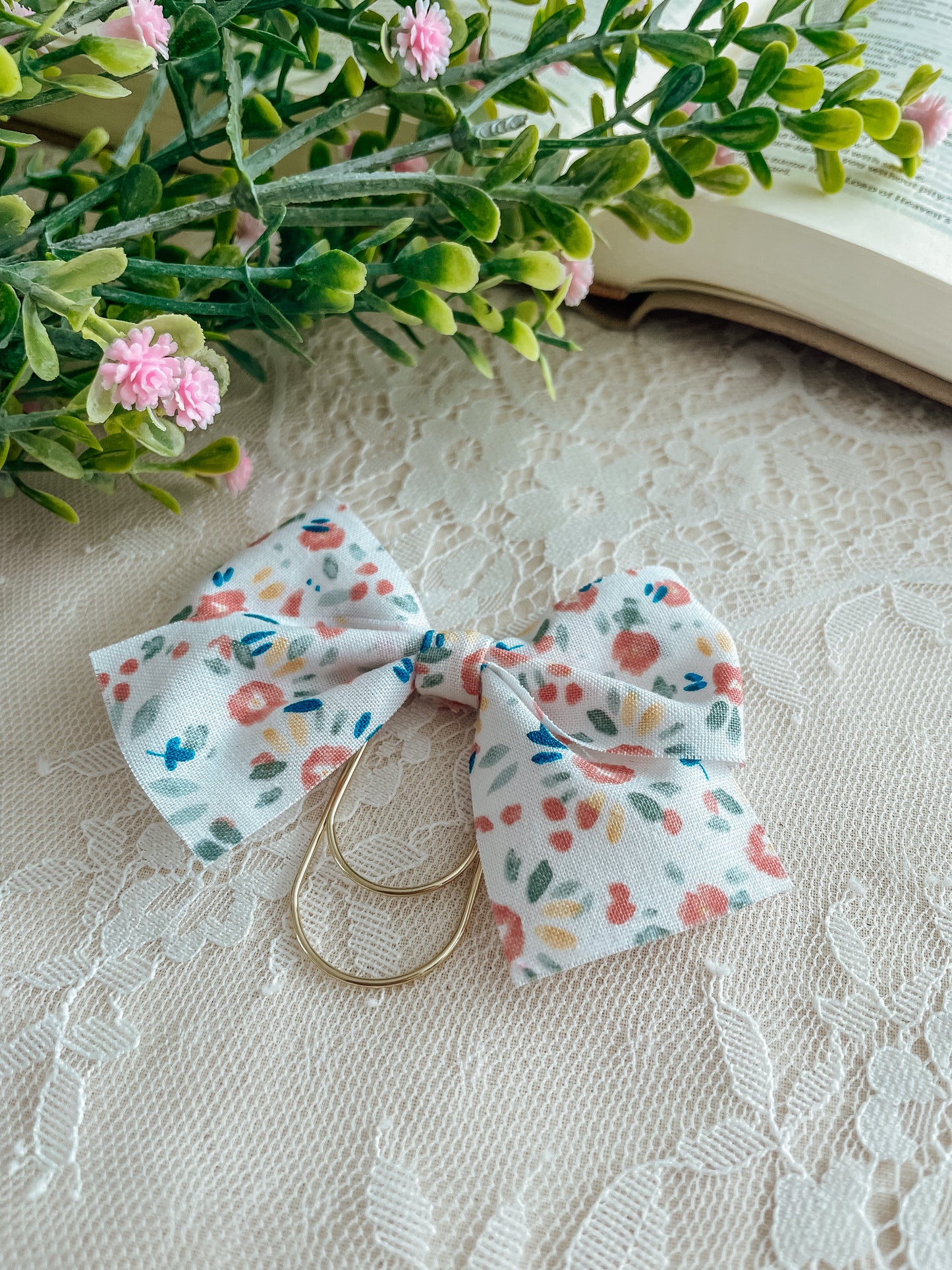 Jumbo Poppy Floral- bow bookmark
