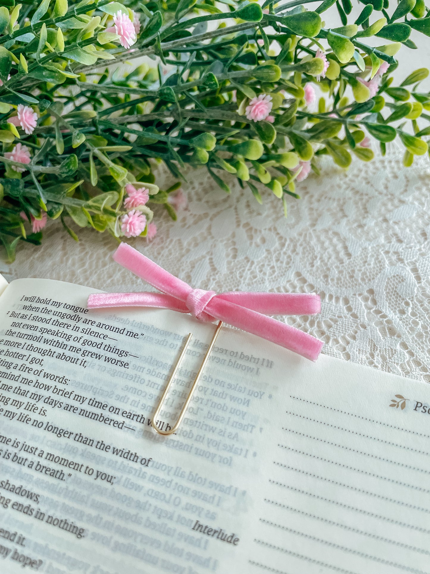 Bubblegum ~ velvet mini bow bookmark