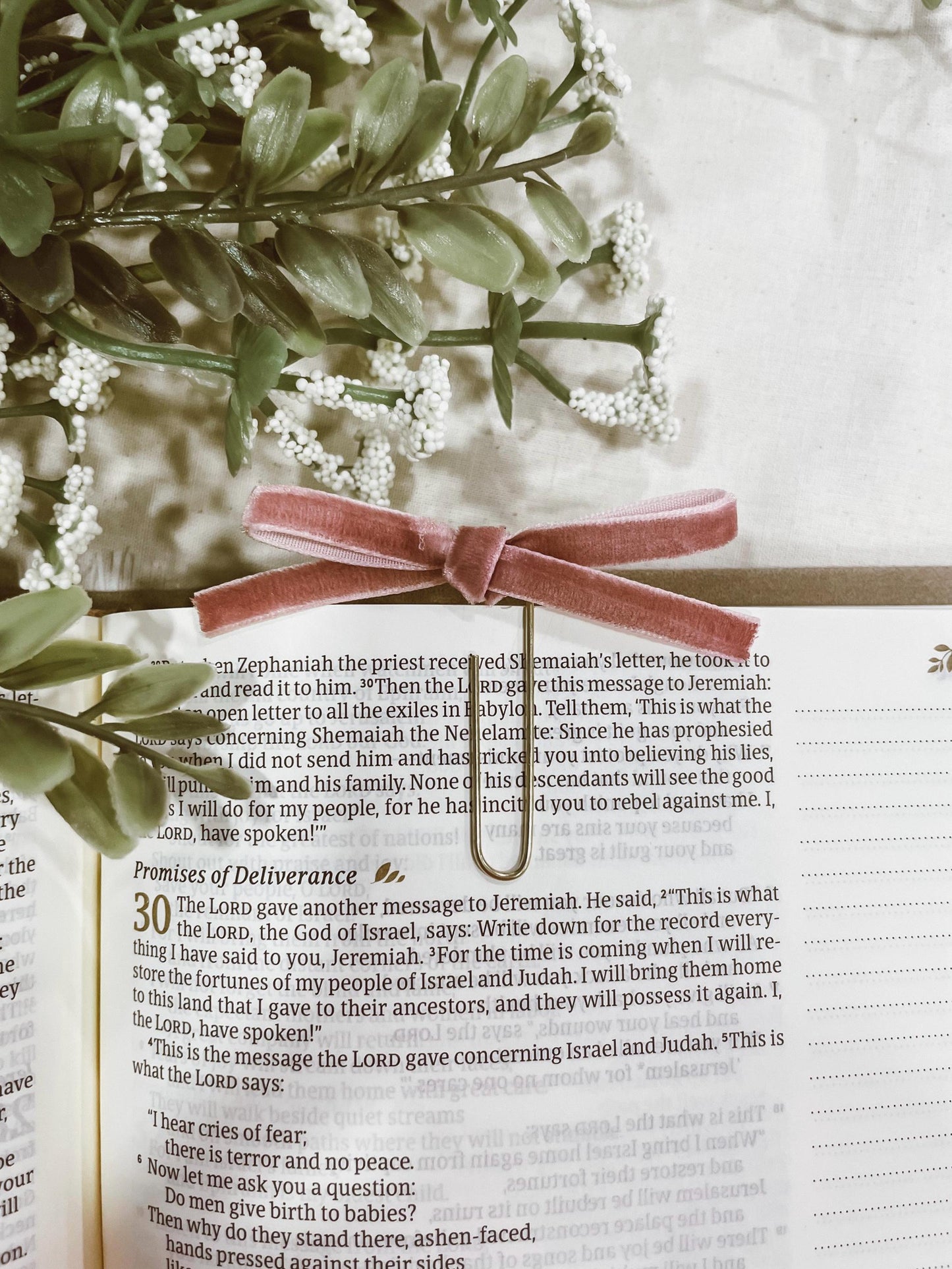 Mauve ~ velvet mini bow bookmark
