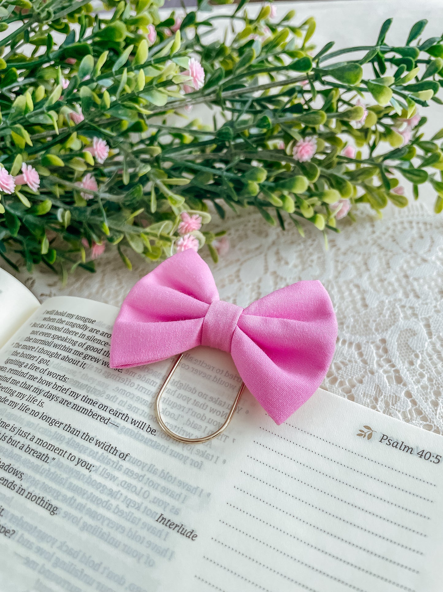 Magenta - petite bow bookmark