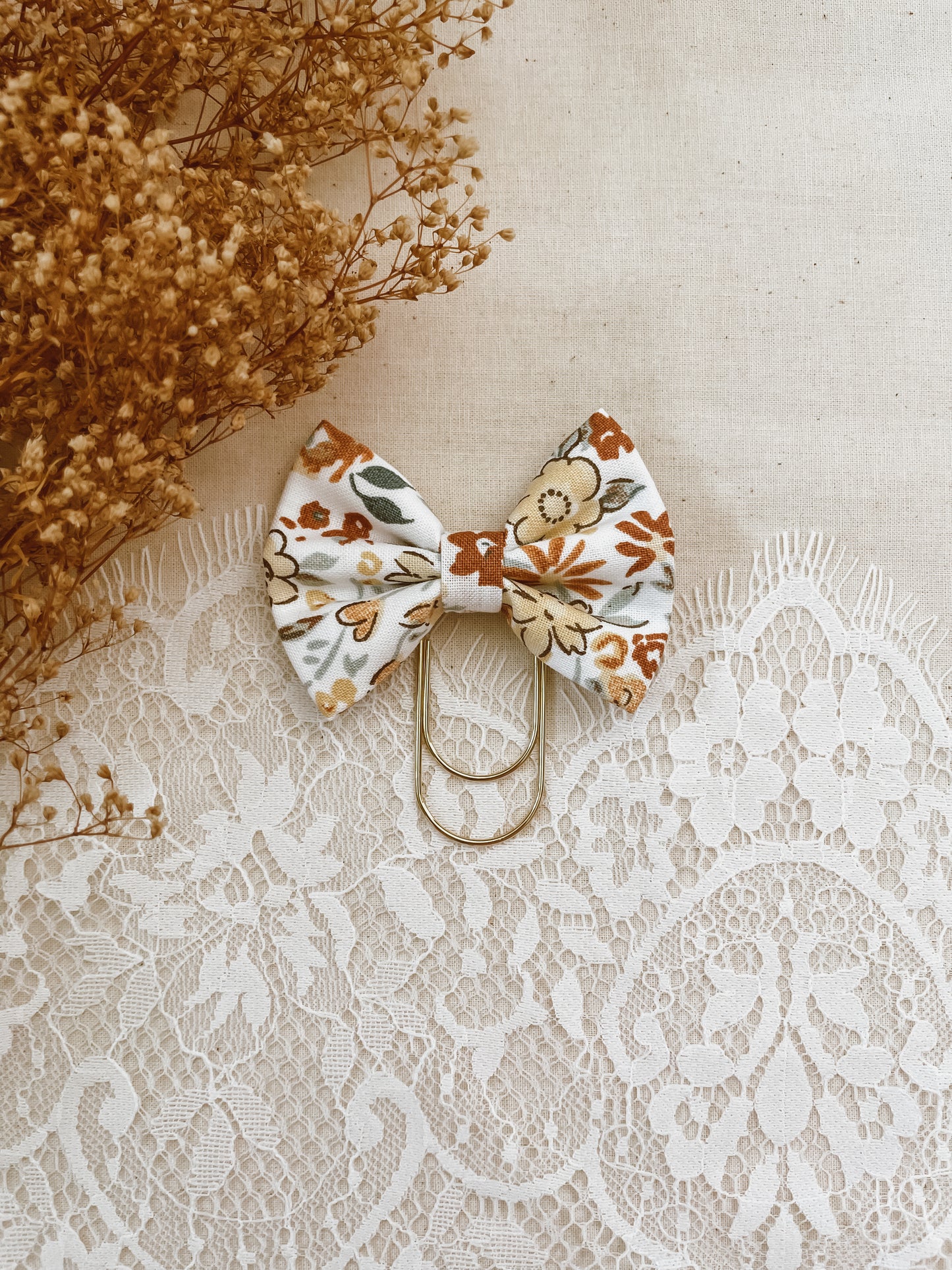 Farmhouse Floral- petite bow bookmark