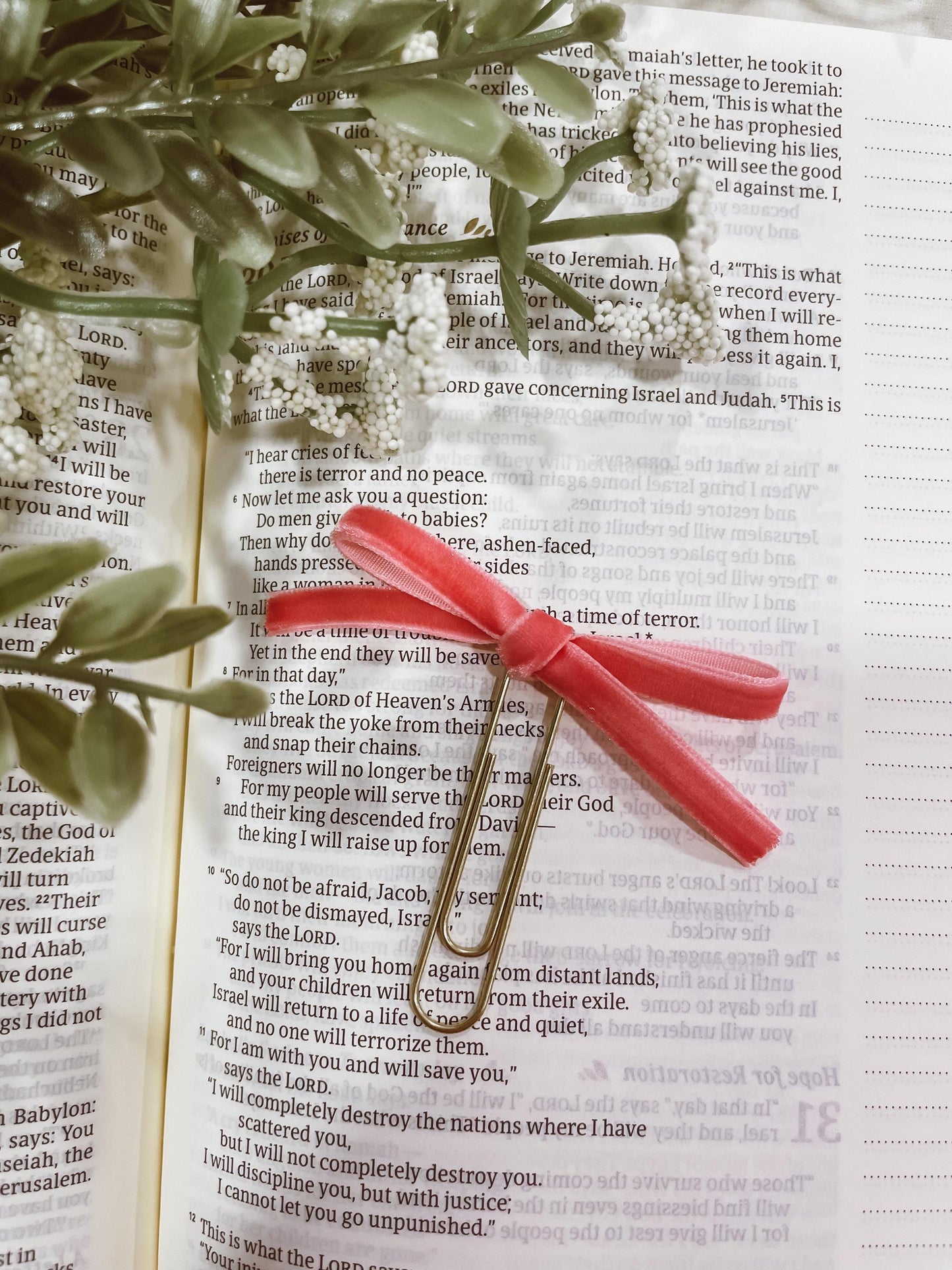 Hot Pink ~ velvet mini bow bookmark