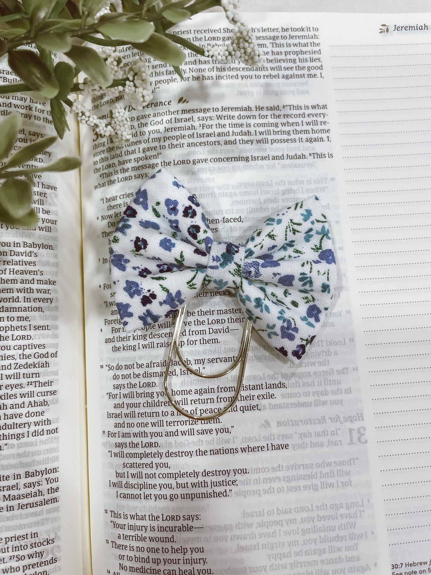 Hydrangea Blue- petite bow bookmark
