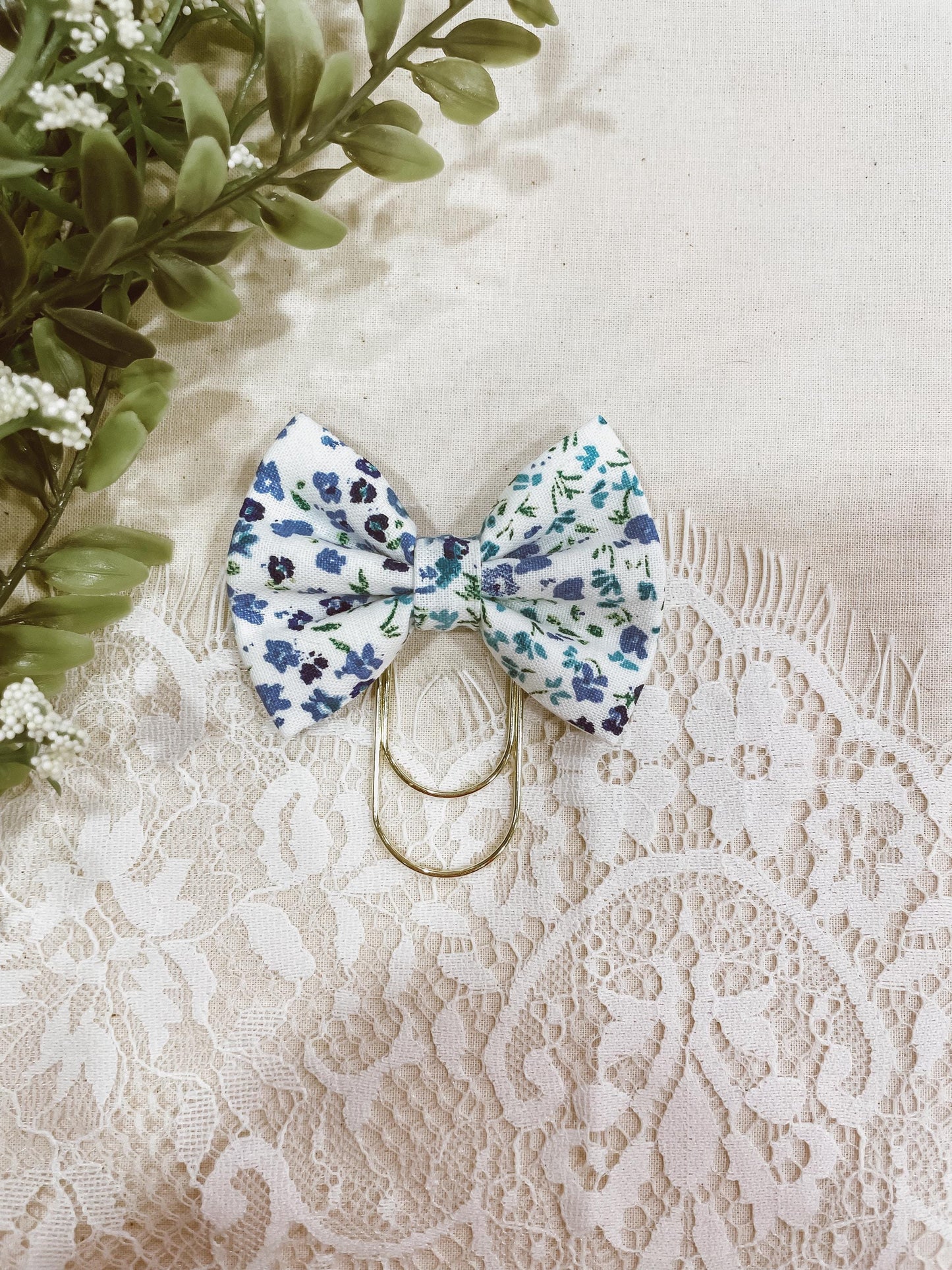 Hydrangea Blue- petite bow bookmark