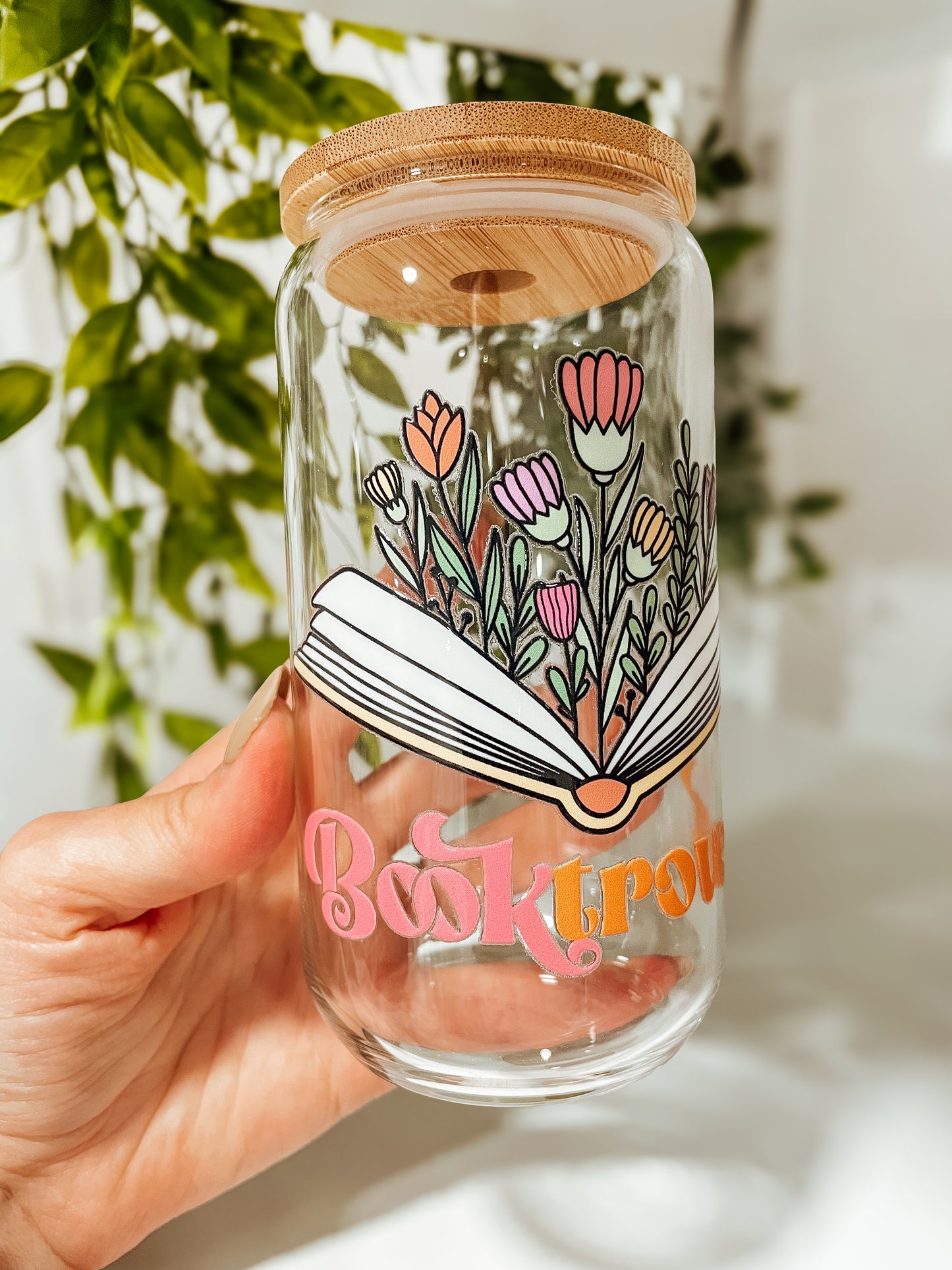 Booktrovert- small glass tumbler