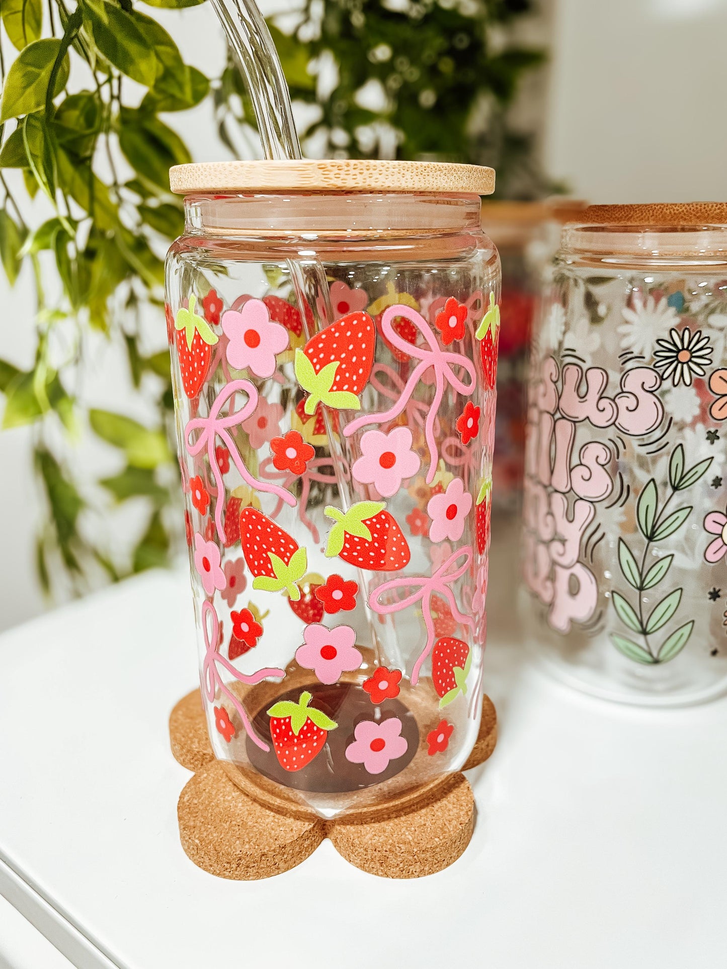 Bows & Berries - 16oz glass tumbler
