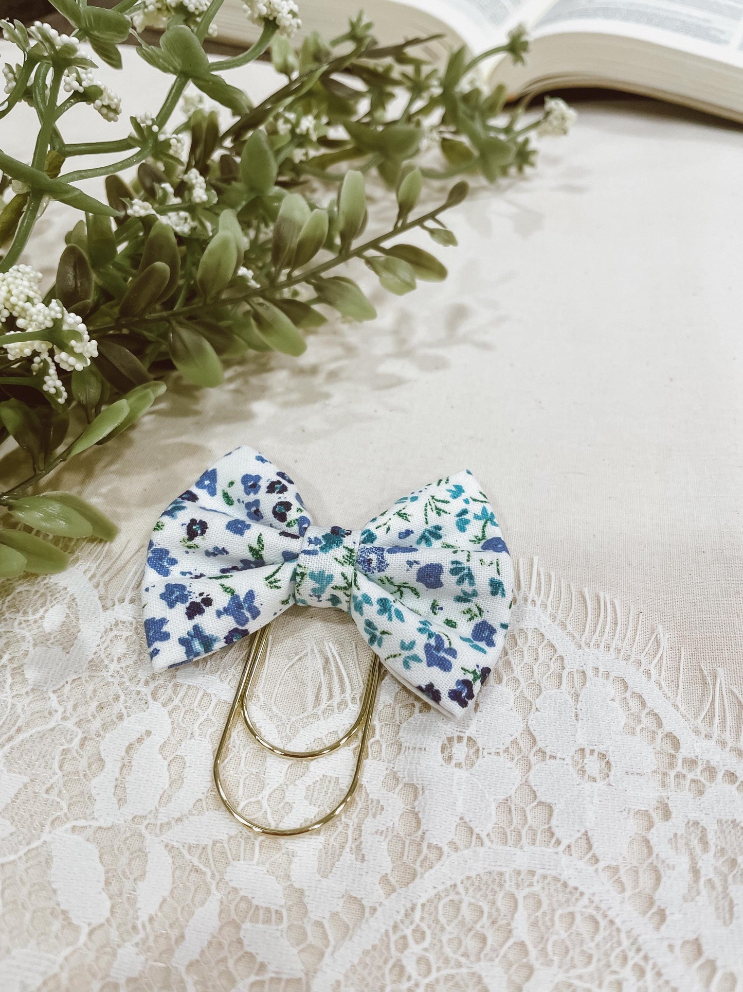 Hydrangea Blue- petite bow bookmark