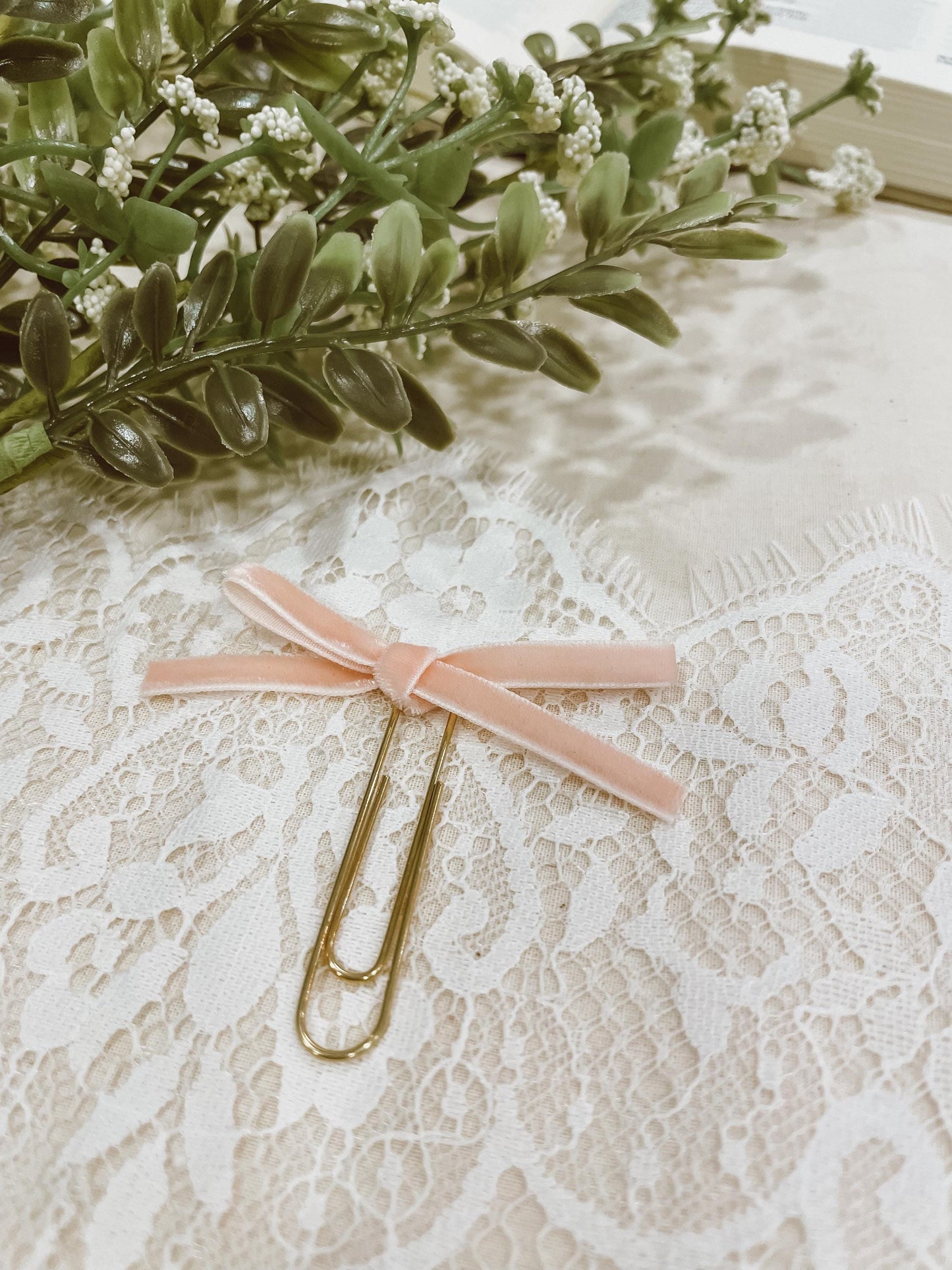Baby pink ~ velvet mini bow bookmark