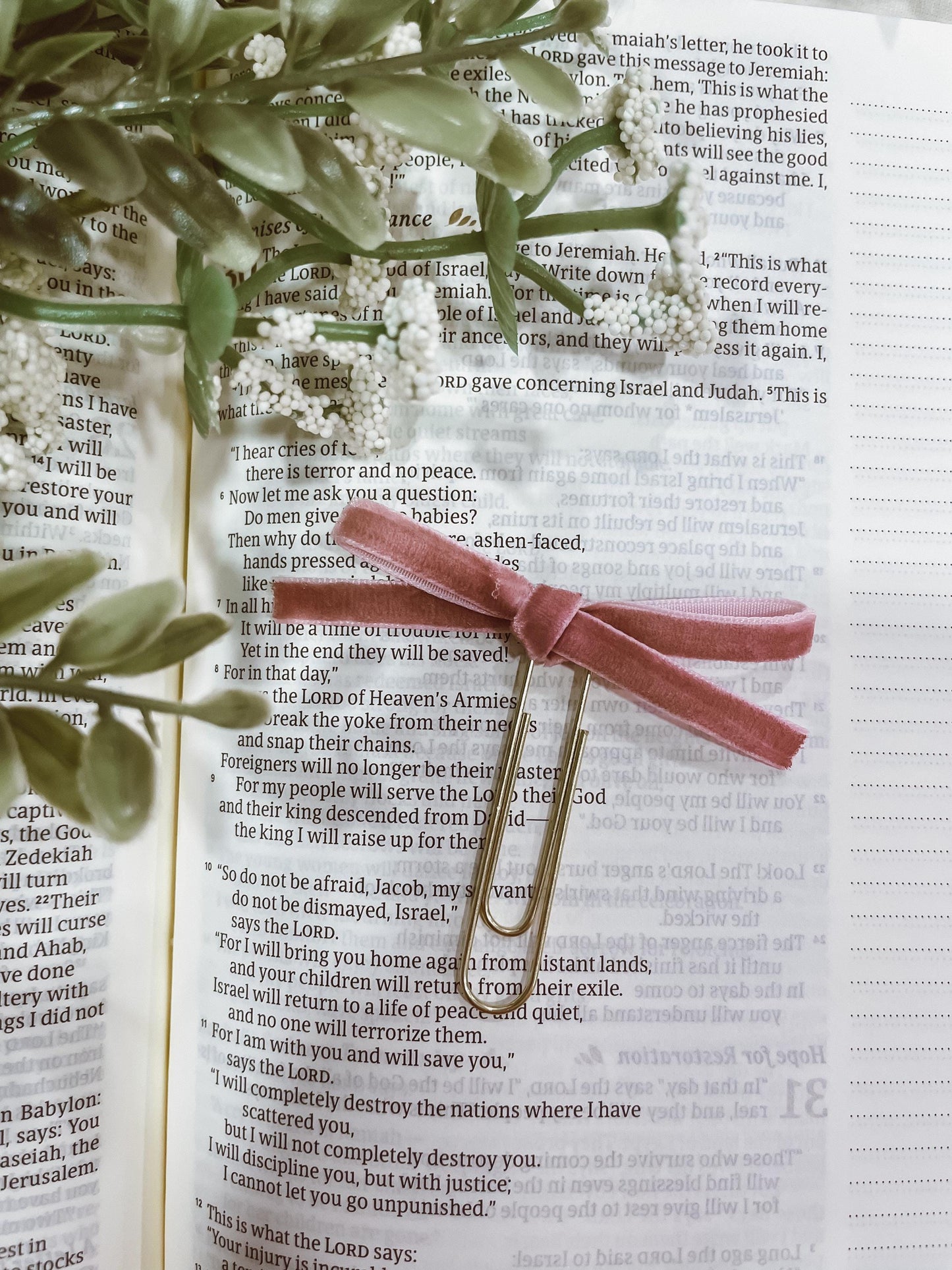 Mauve ~ velvet mini bow bookmark