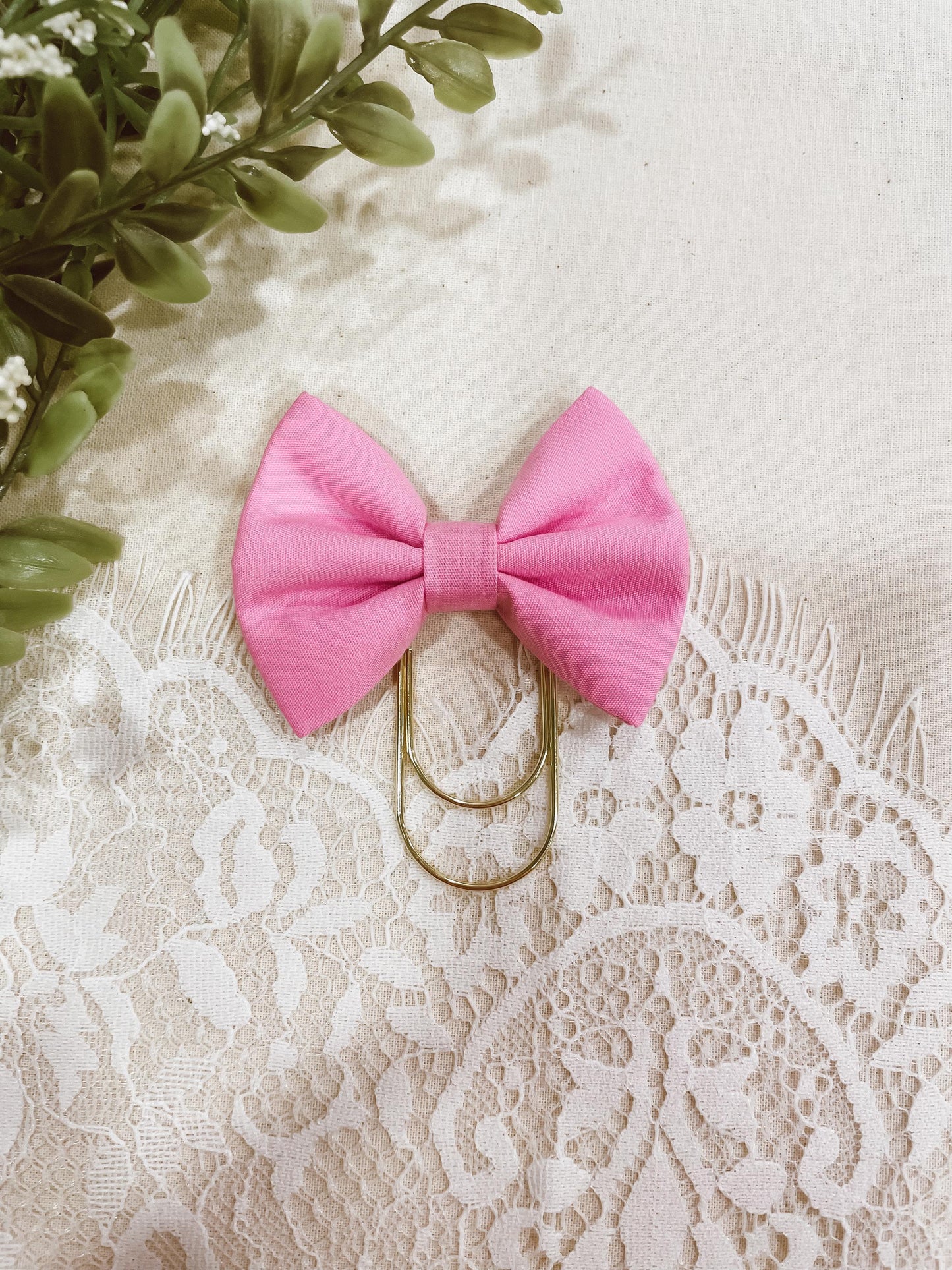 Magenta - petite bow bookmark