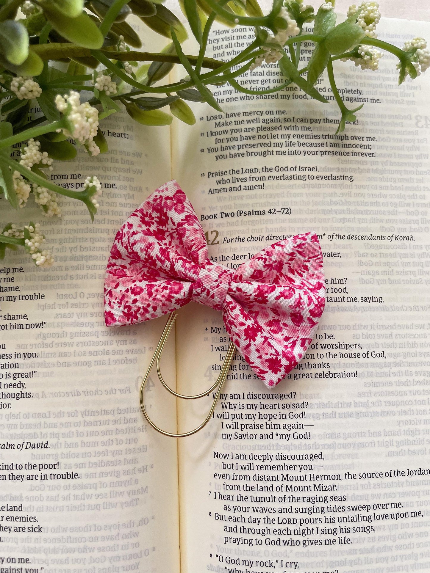 Pink Hibiscus - petite bow bookmark