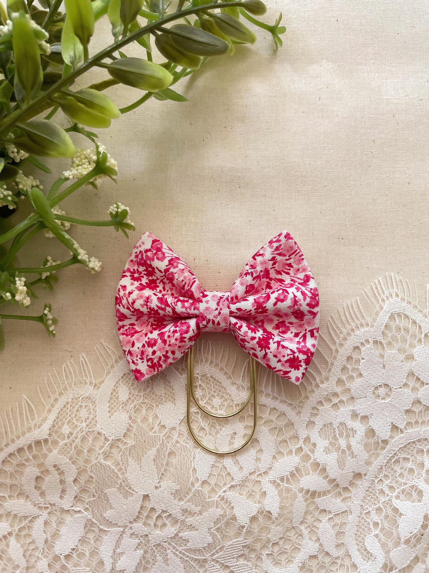 Pink Hibiscus - petite bow bookmark