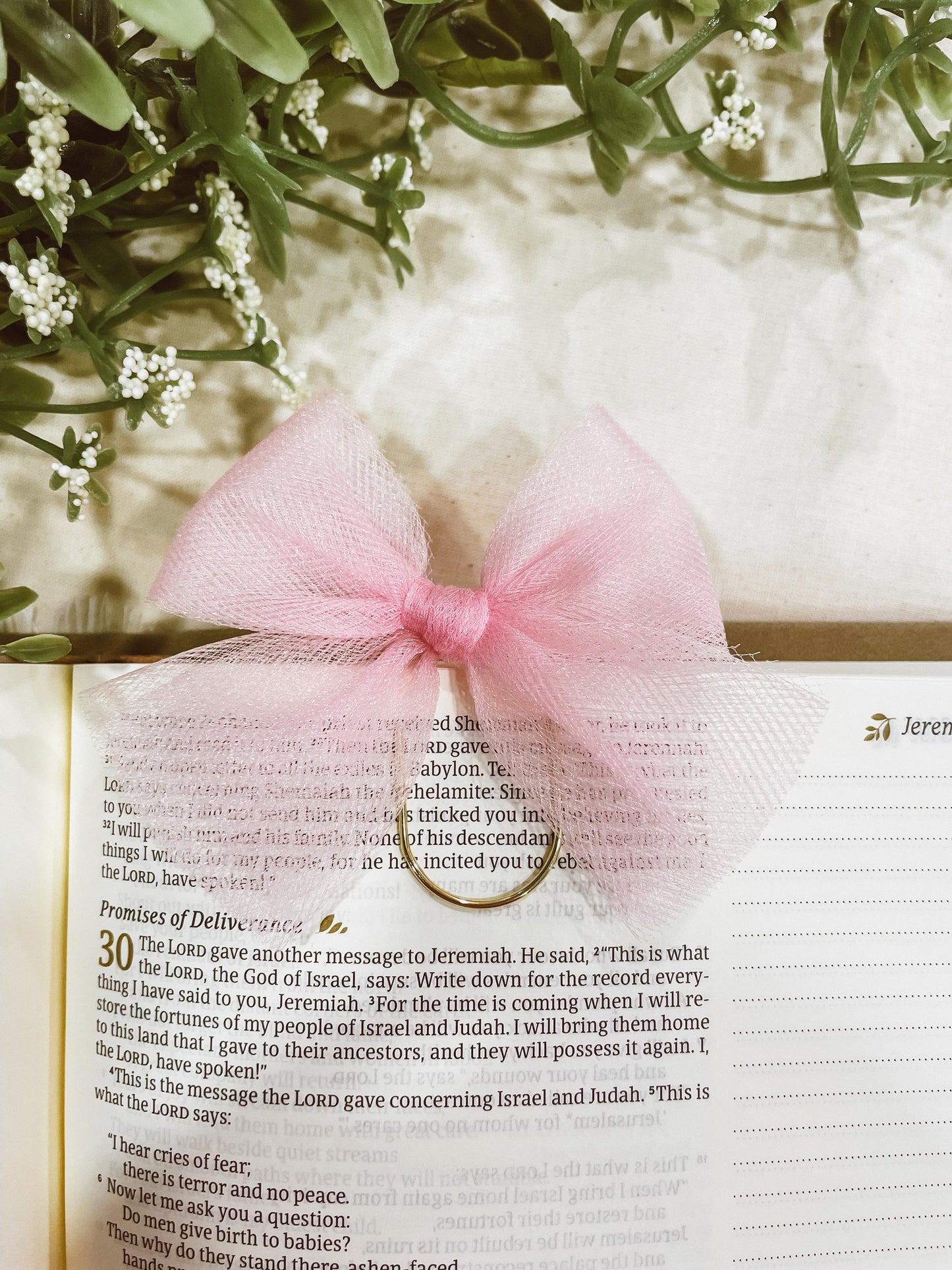 Bubble Gum Tulle - bow bookmark