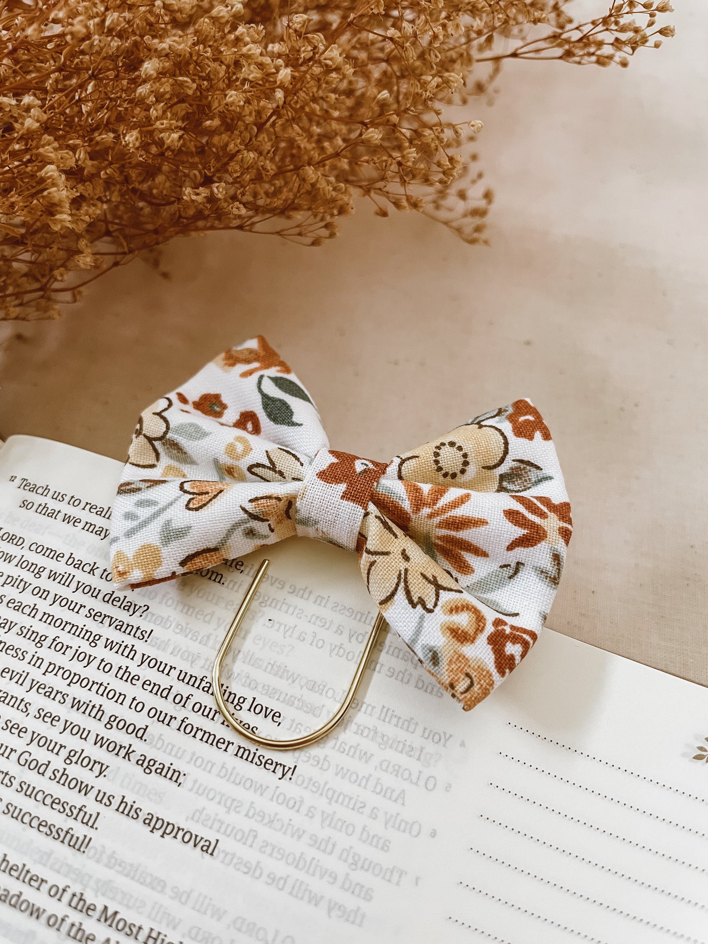 Farmhouse Floral- petite bow bookmark