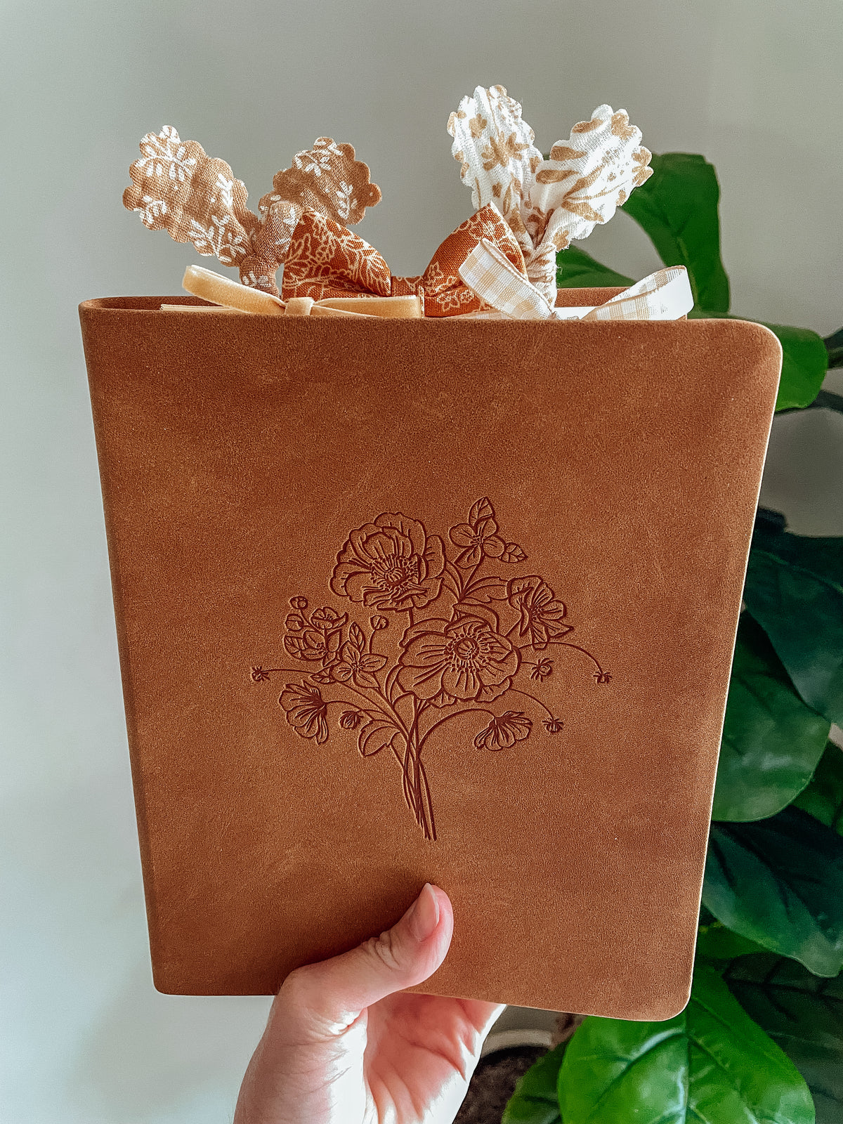 Amelia CSB Notetaking Bible + Bow Set