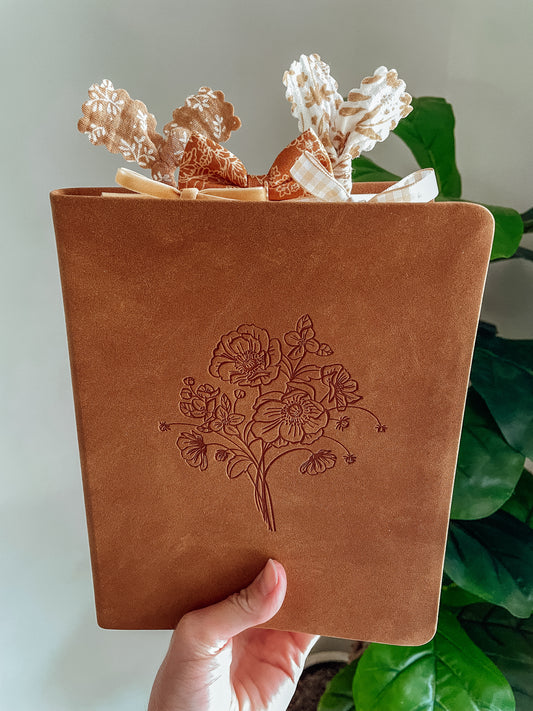 Amelia CSB Notetaking Bible + Bow Set
