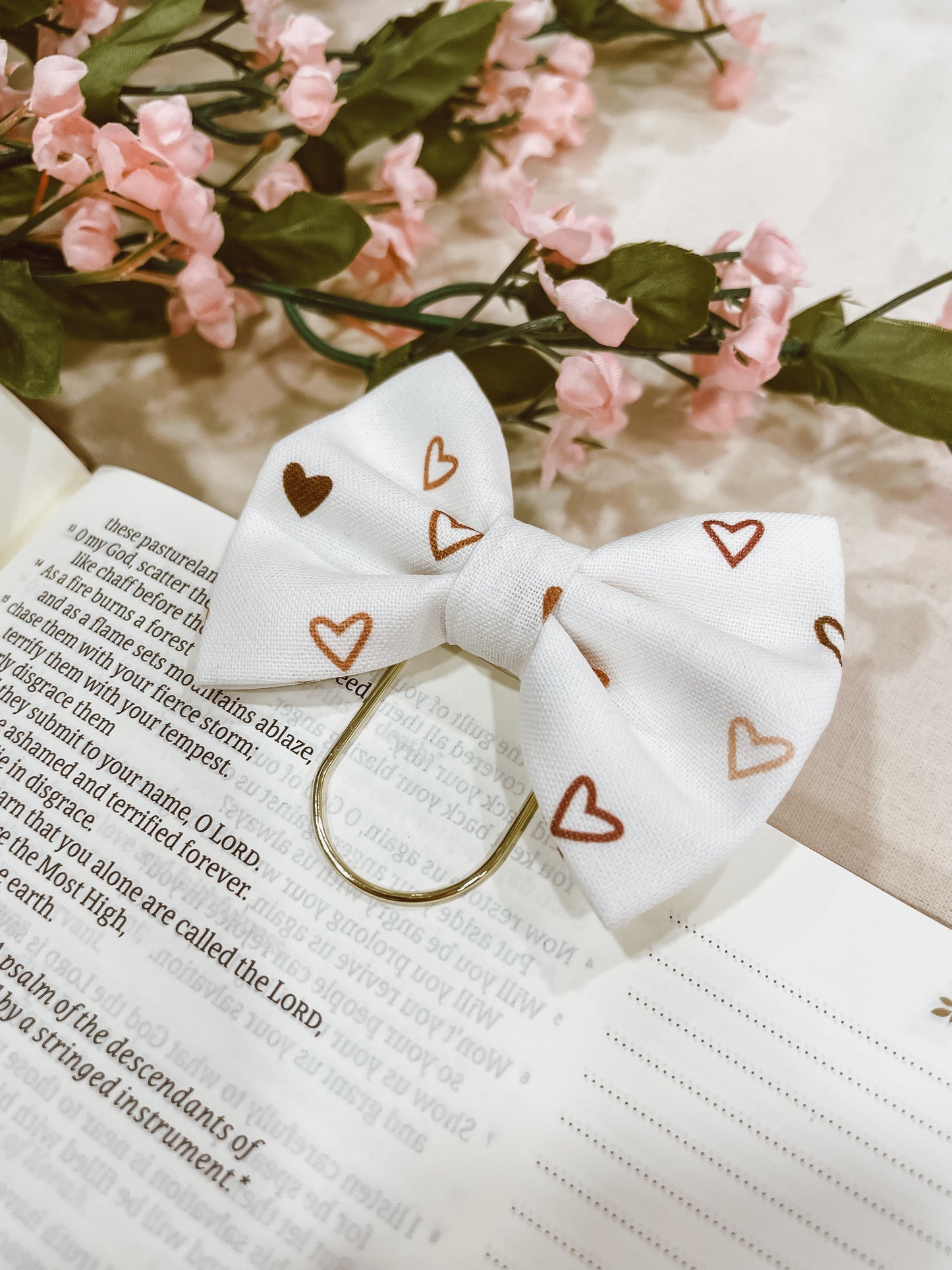 Chocolate Hearts- petite bow bookmark