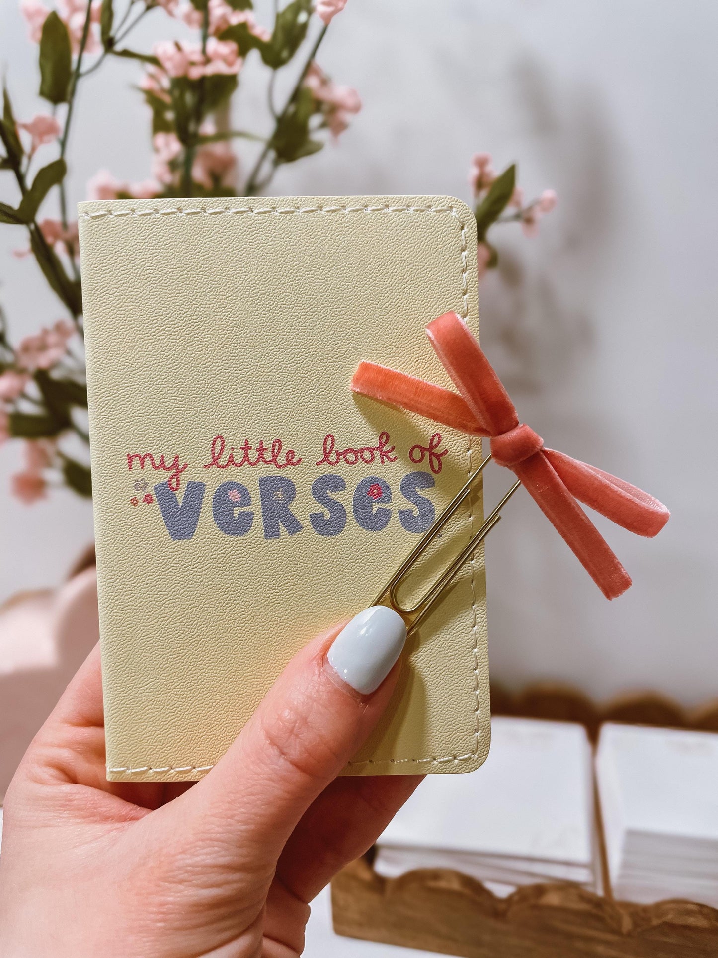 Little Verse Book lemon  + ribbon mini