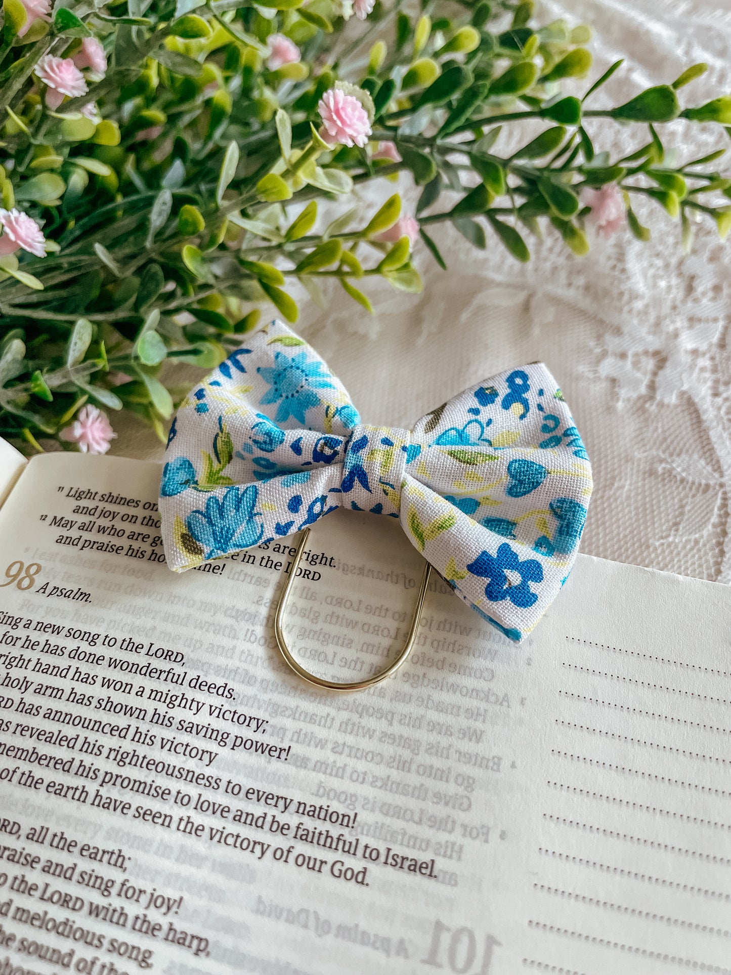Beachside Blue floral - petite bow bookmark