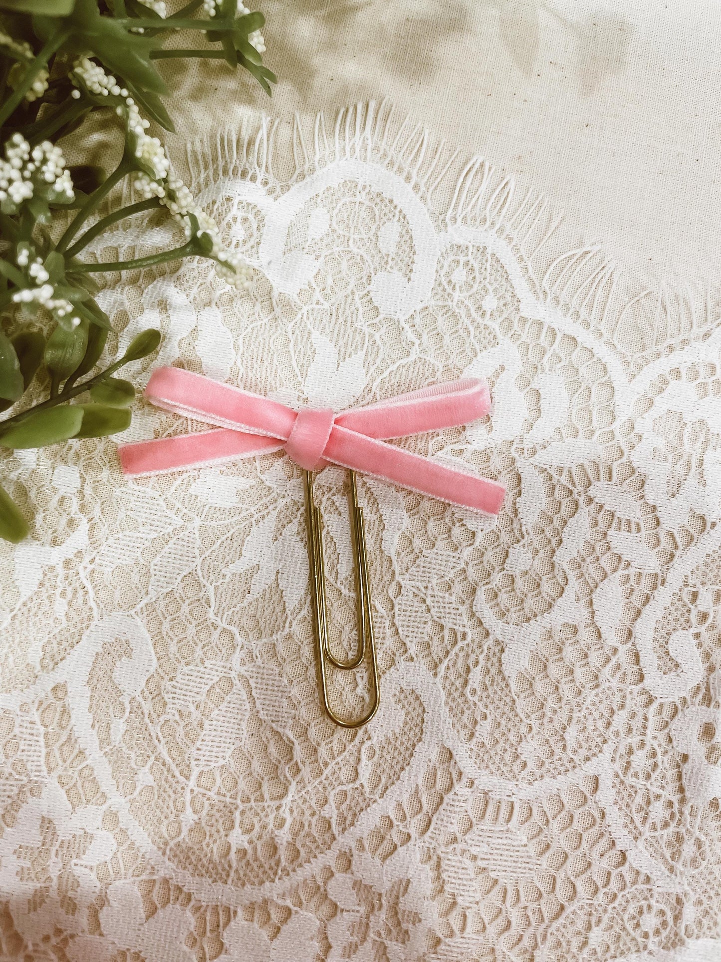 Bubblegum ~ velvet mini bow bookmark