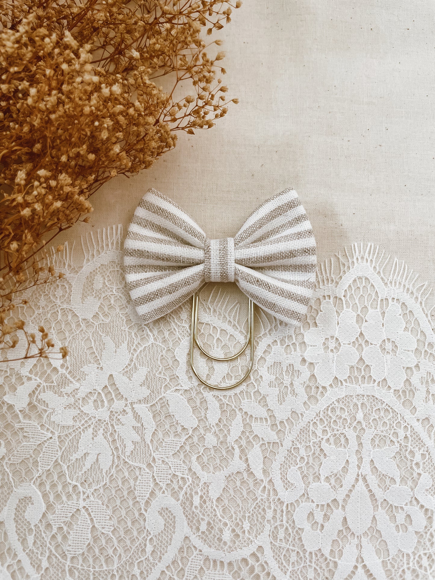 Magnolia Stripe-petite bow bookmark