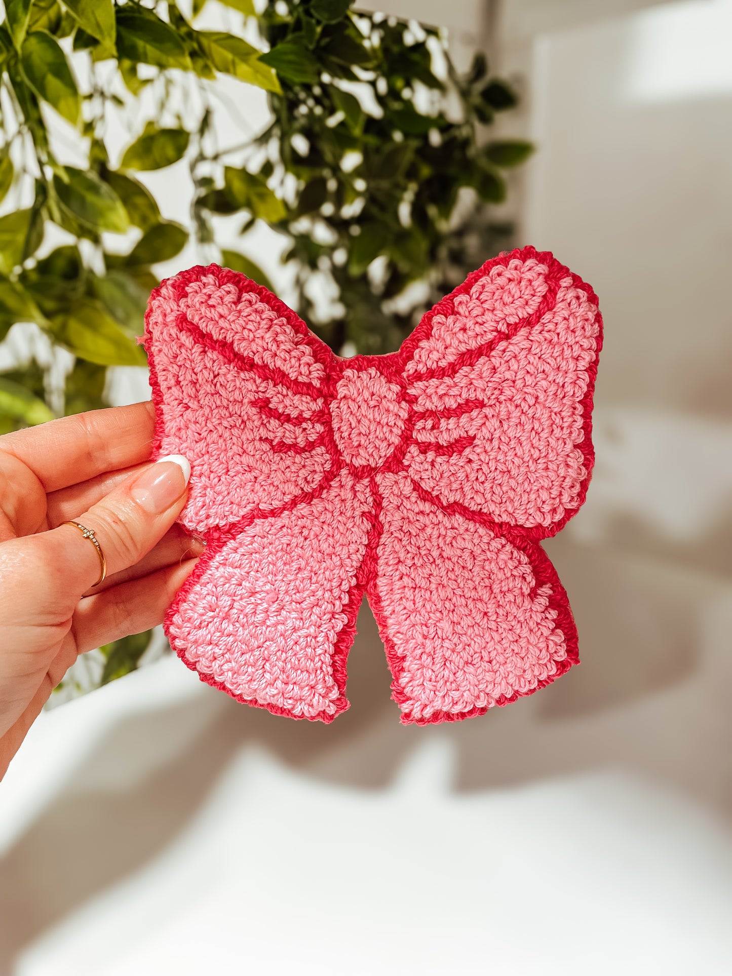 ‘Pink Coquette Bow’ mug rug coaster