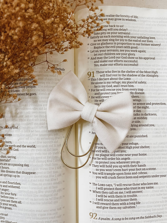 Vanilla- petite bow bookmark