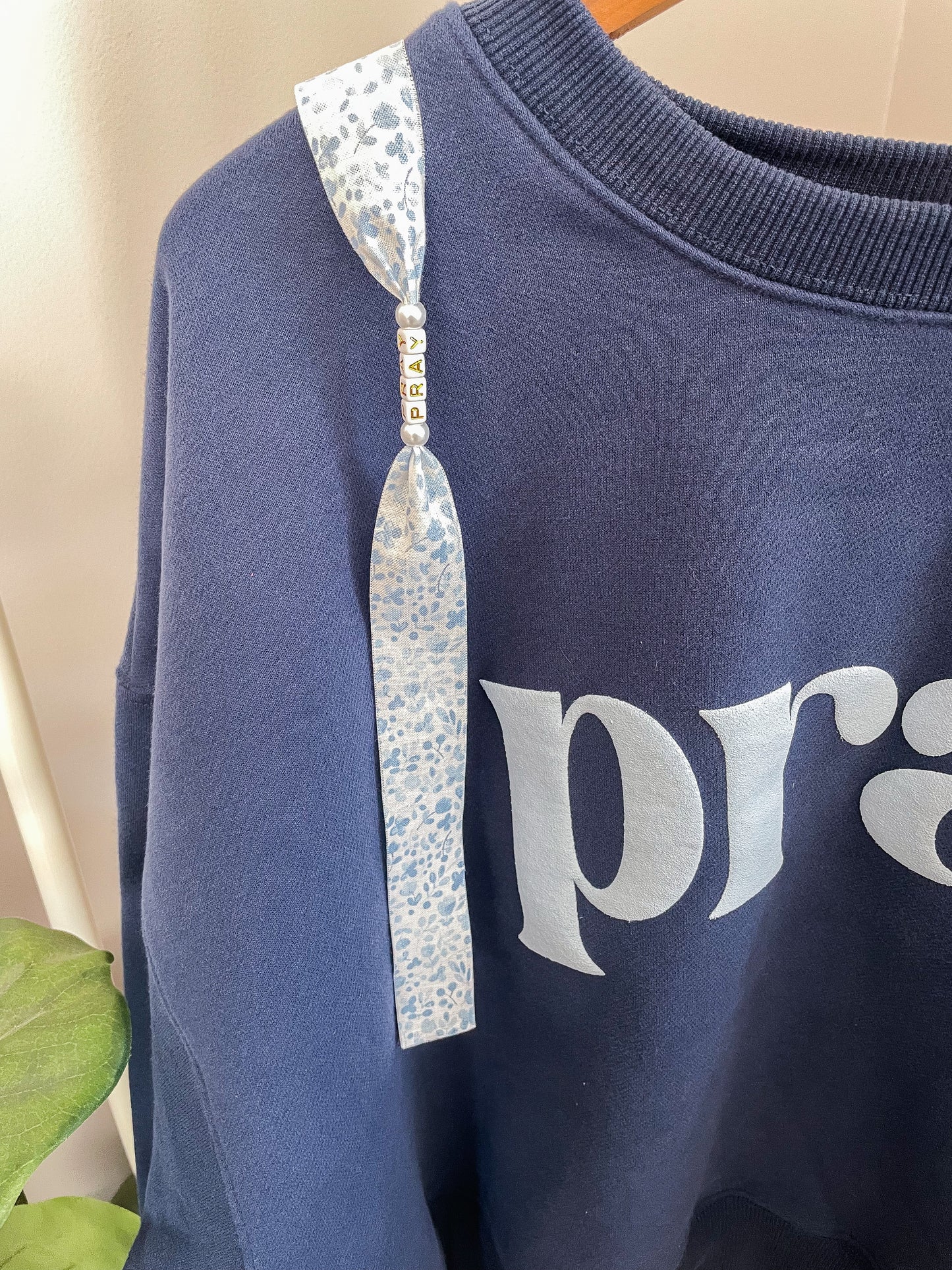 Pray Crop Crew + Bracelet set