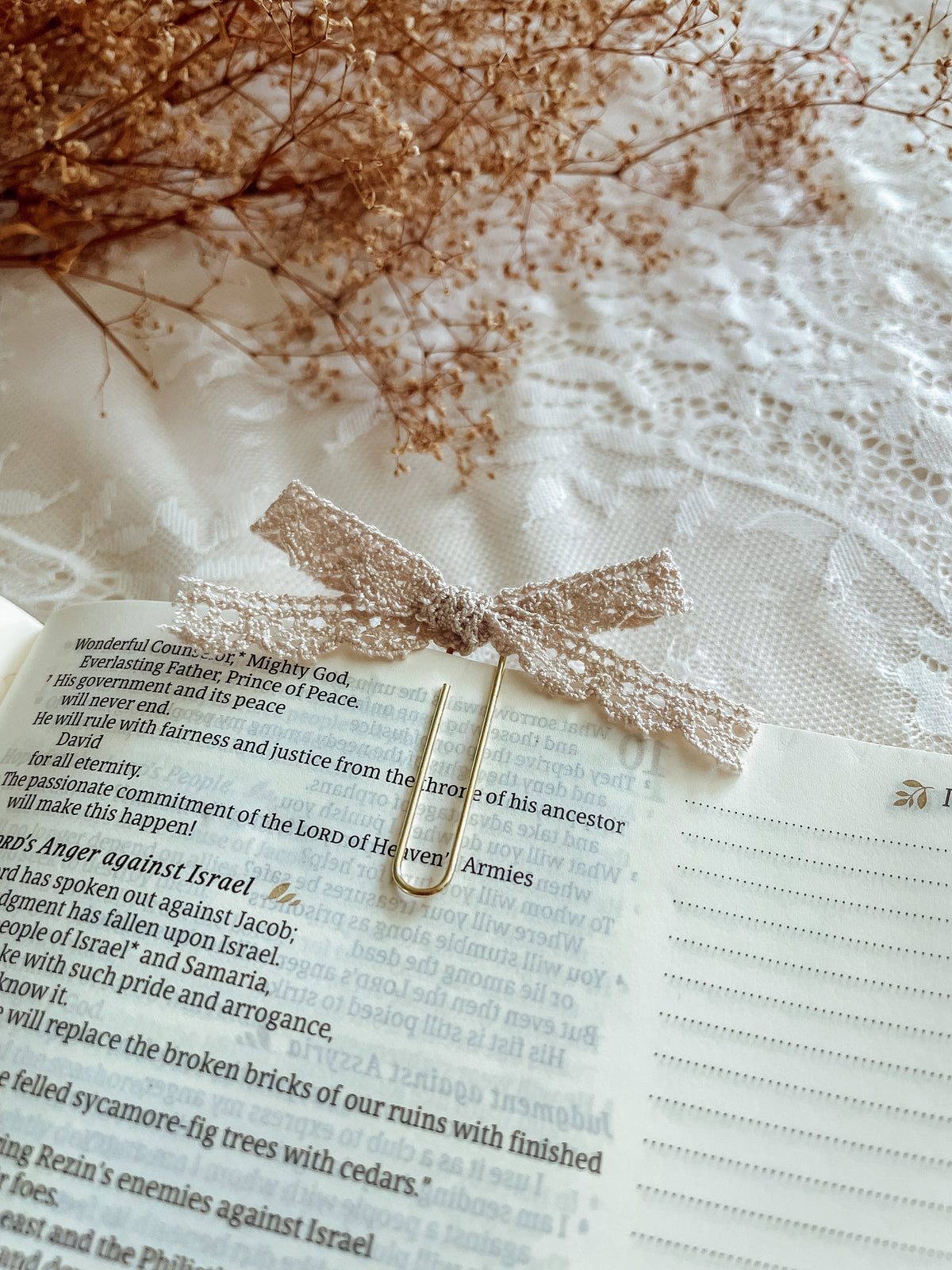 Ivory Scalloped Crochet ribbon bow bookmark