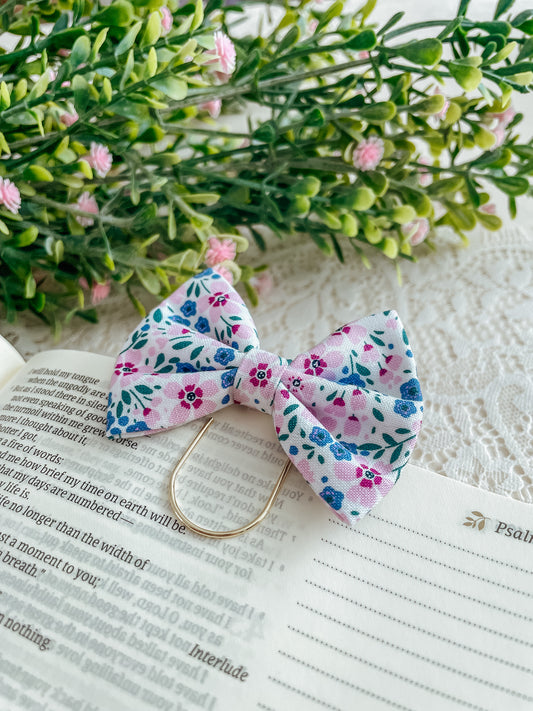 Gardenia - petite bow bookmark