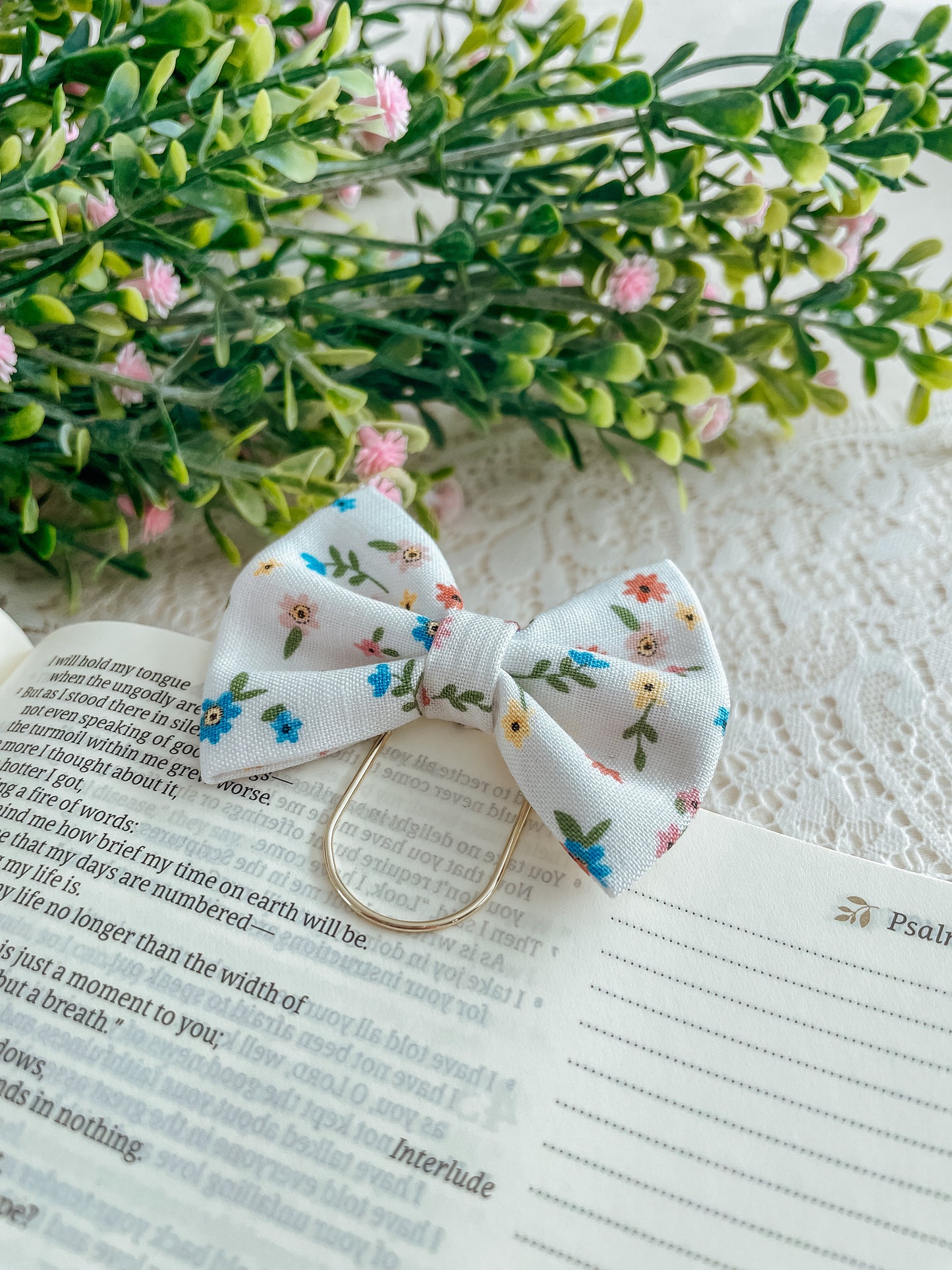 Primrose - petite bow bookmark