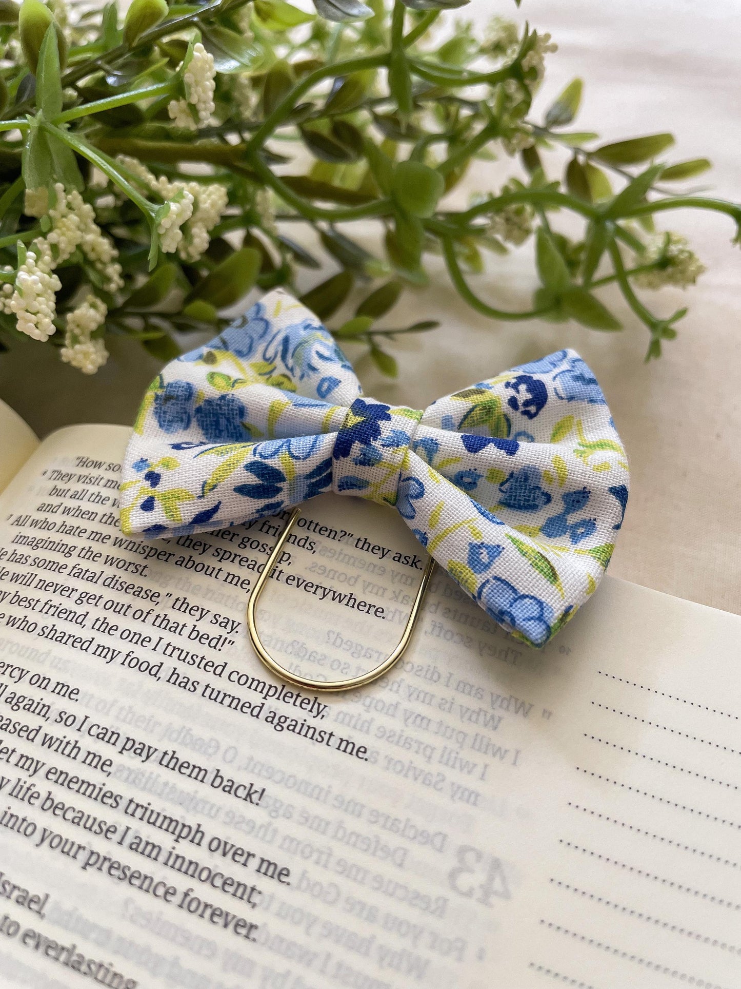 Beachside Blue floral - petite bow bookmark