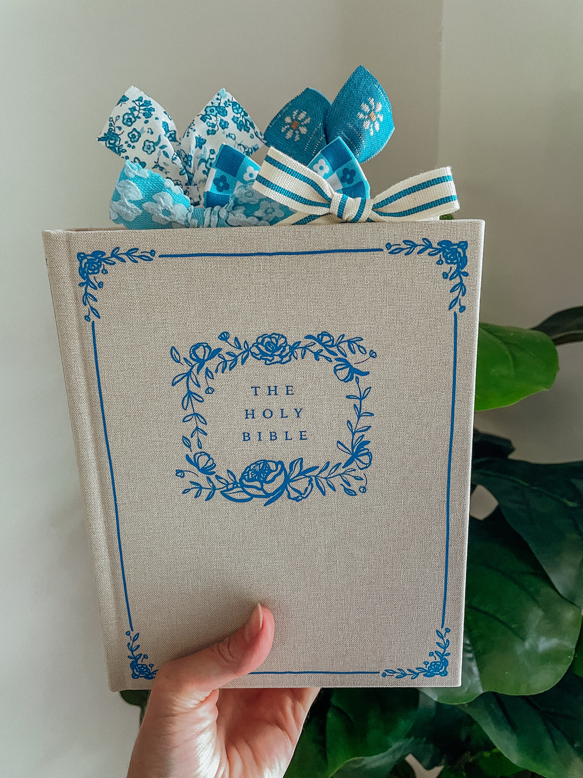 Adelaide NLT Notetaking Bible + Bow Set