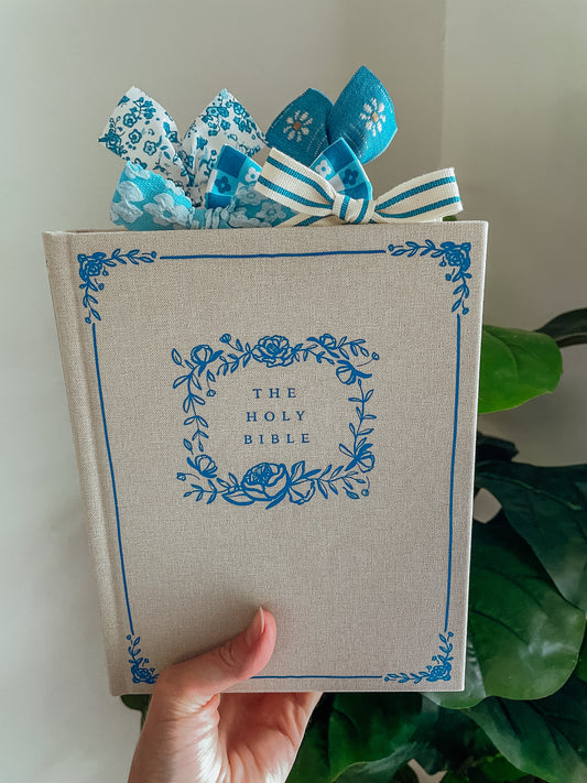 Adelaide NLT Notetaking Bible + Bow Set