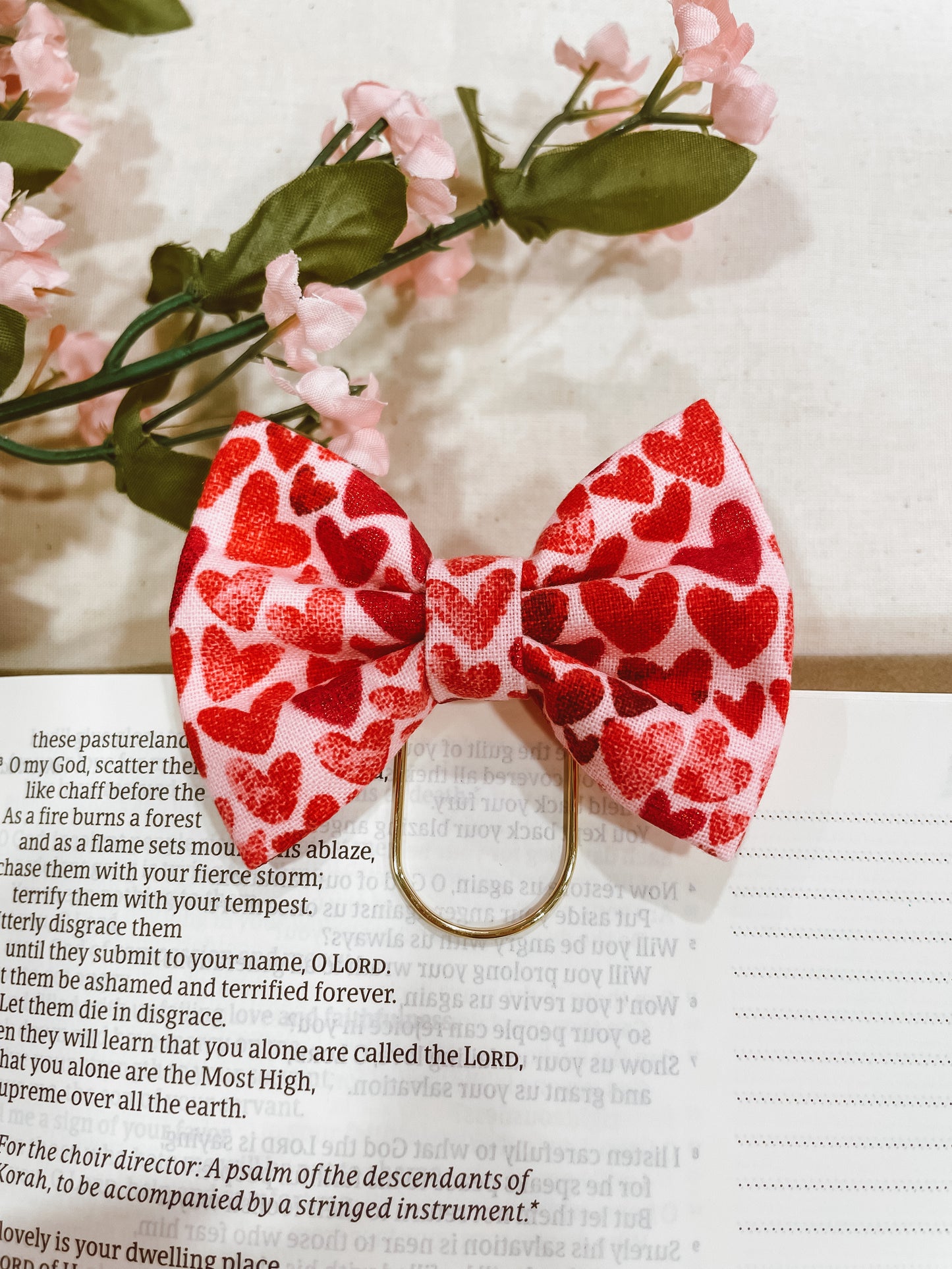 Lovely Hearts Red- petite bow bookmark