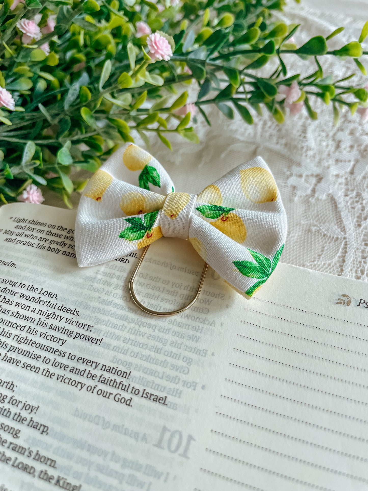 Lemons- petite bow bookmark