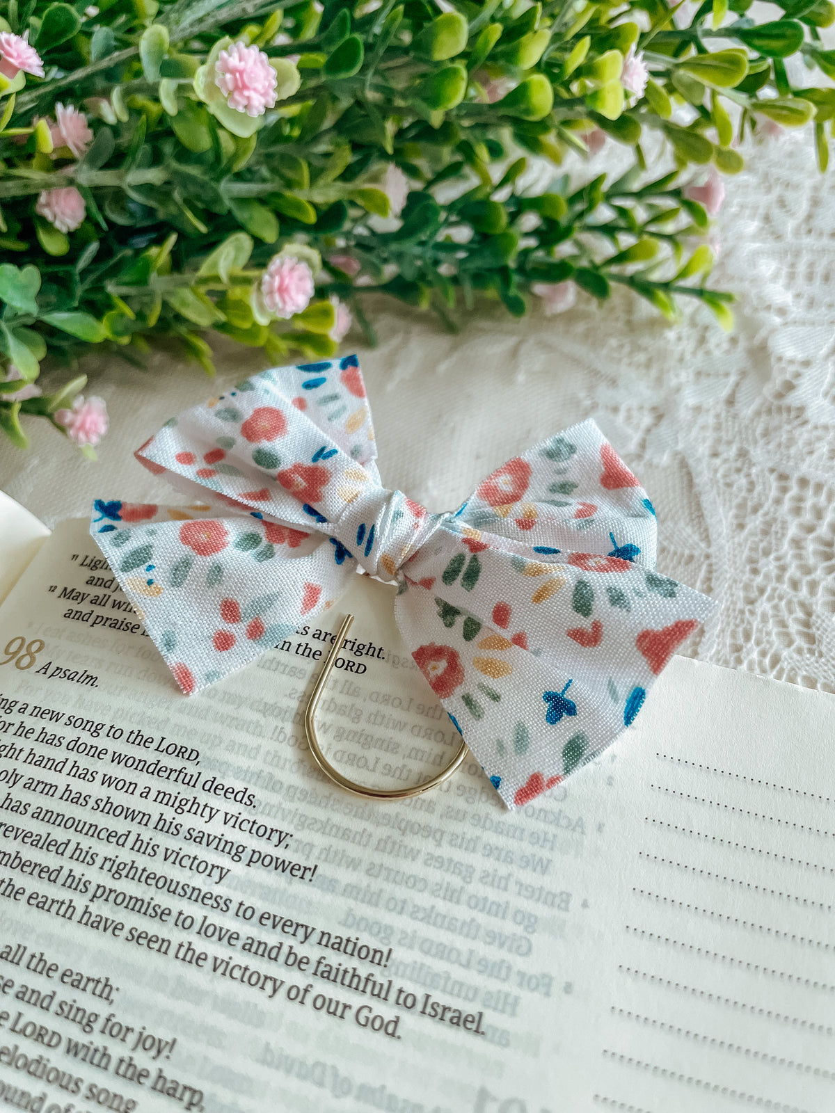 Jumbo Poppy Floral- bow bookmark