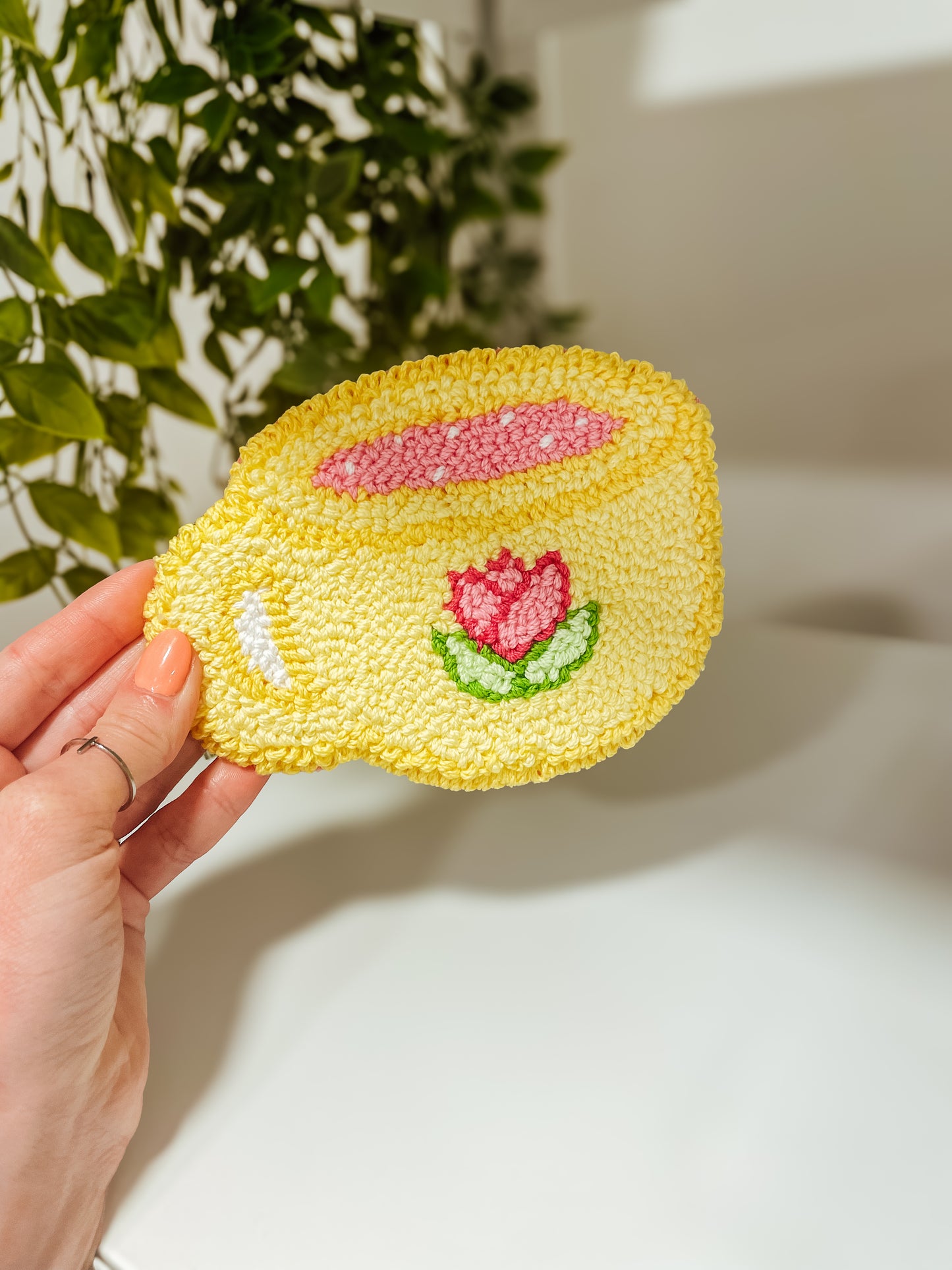 ‘Yellow Floral Teacup’ mug rug coaster