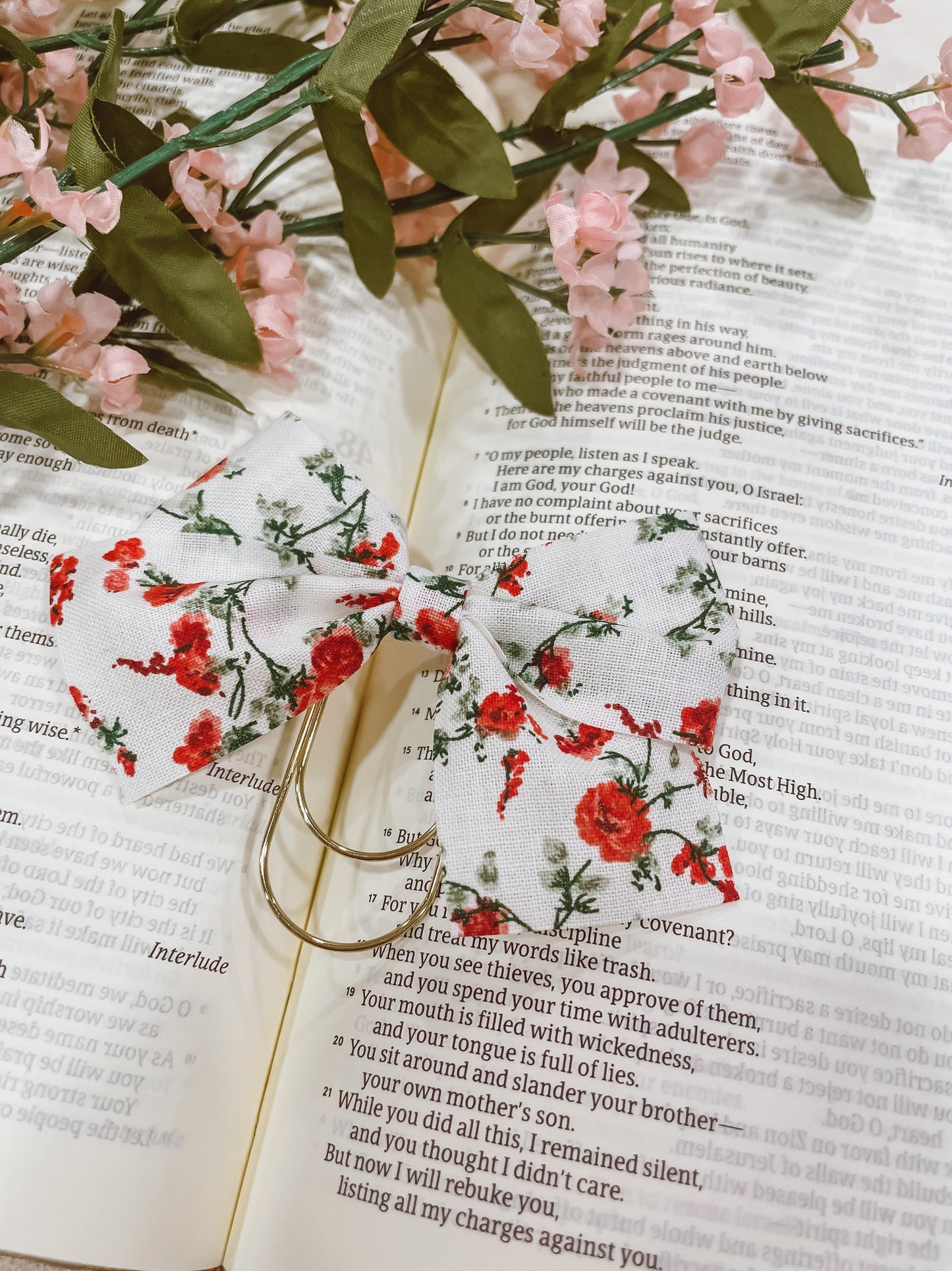 Red Roses on the Vine- bow bookmark