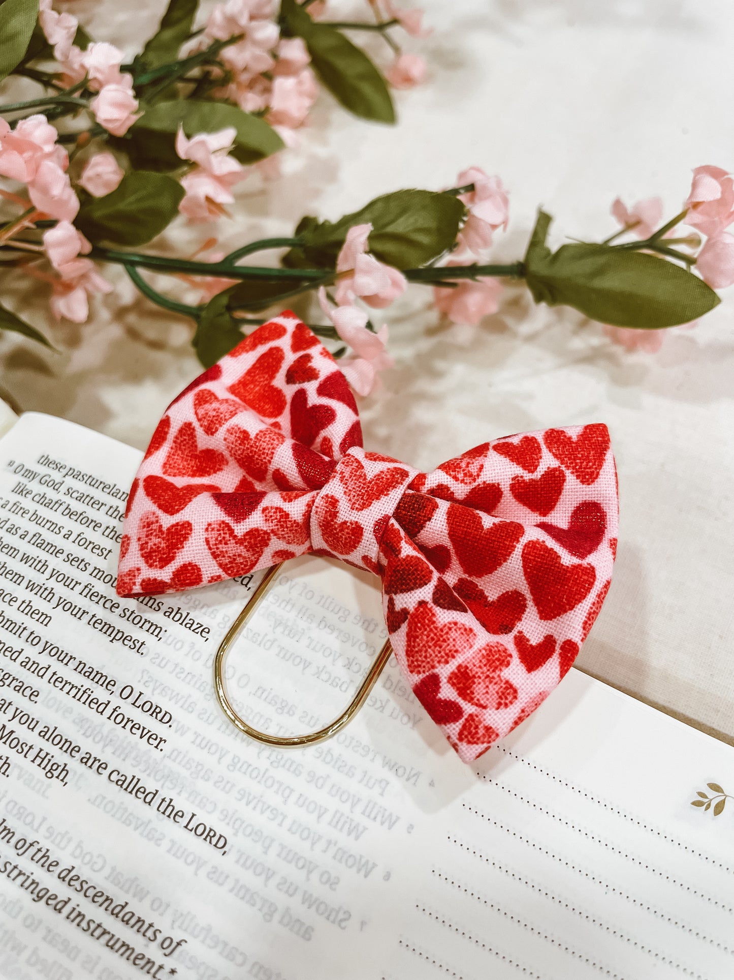 Lovely Hearts Red- petite bow bookmark