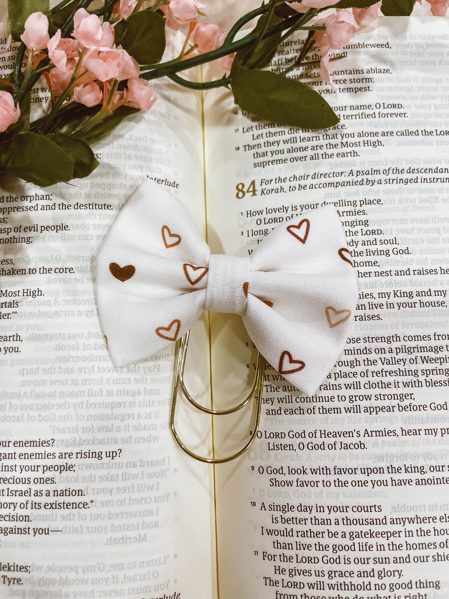 Chocolate Hearts- petite bow bookmark