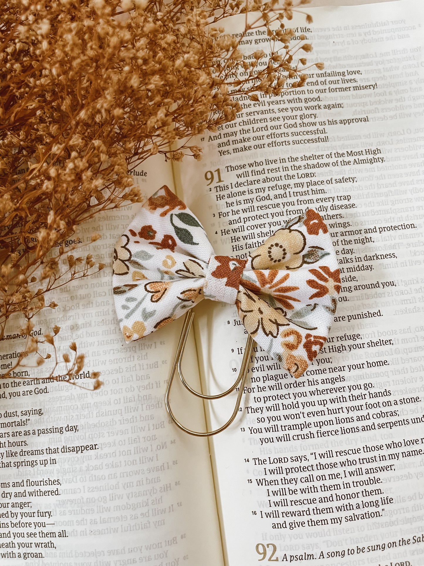 Farmhouse Floral- petite bow bookmark