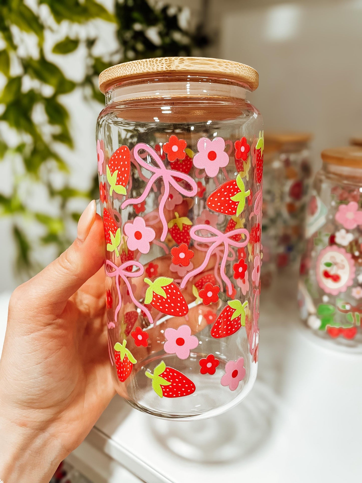 Bows & Berries - 16oz glass tumbler