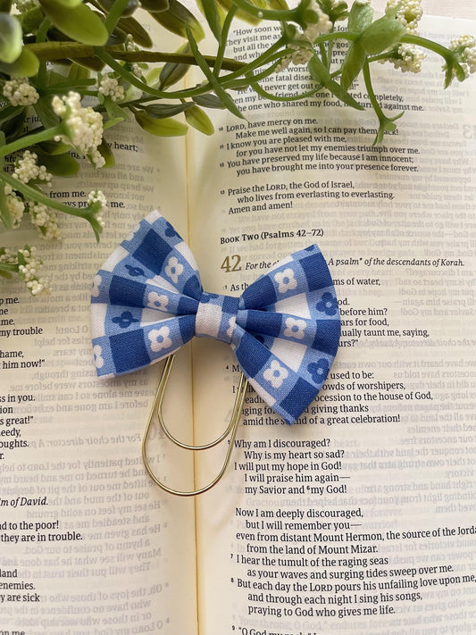 Checkered blue daisy - petite bow bookmark