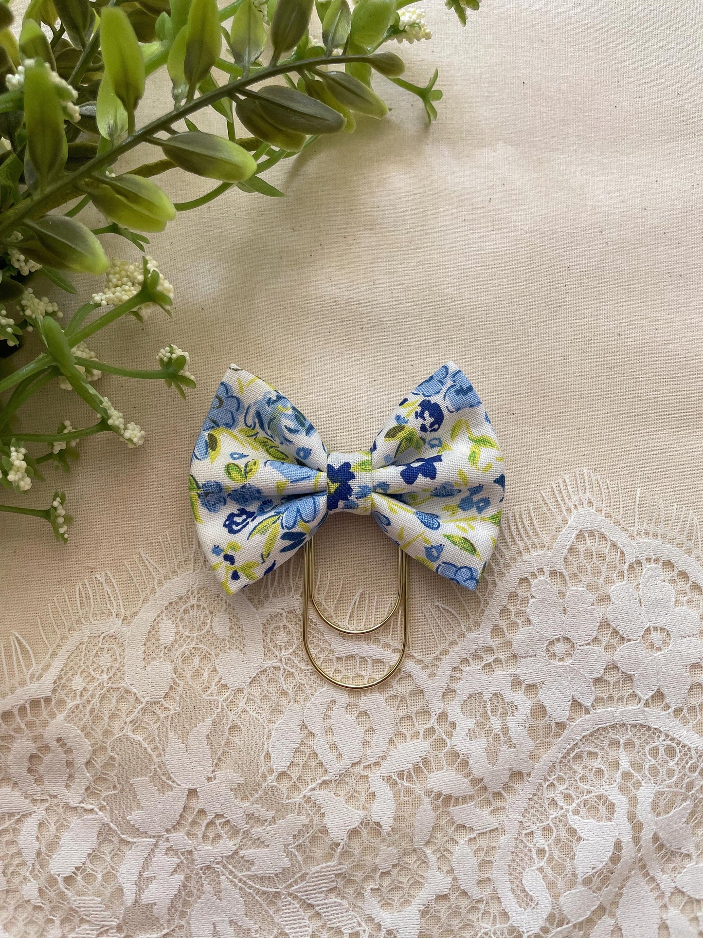 Beachside Blue floral - petite bow bookmark