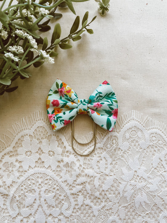 Hibiscus- petite bow bookmark