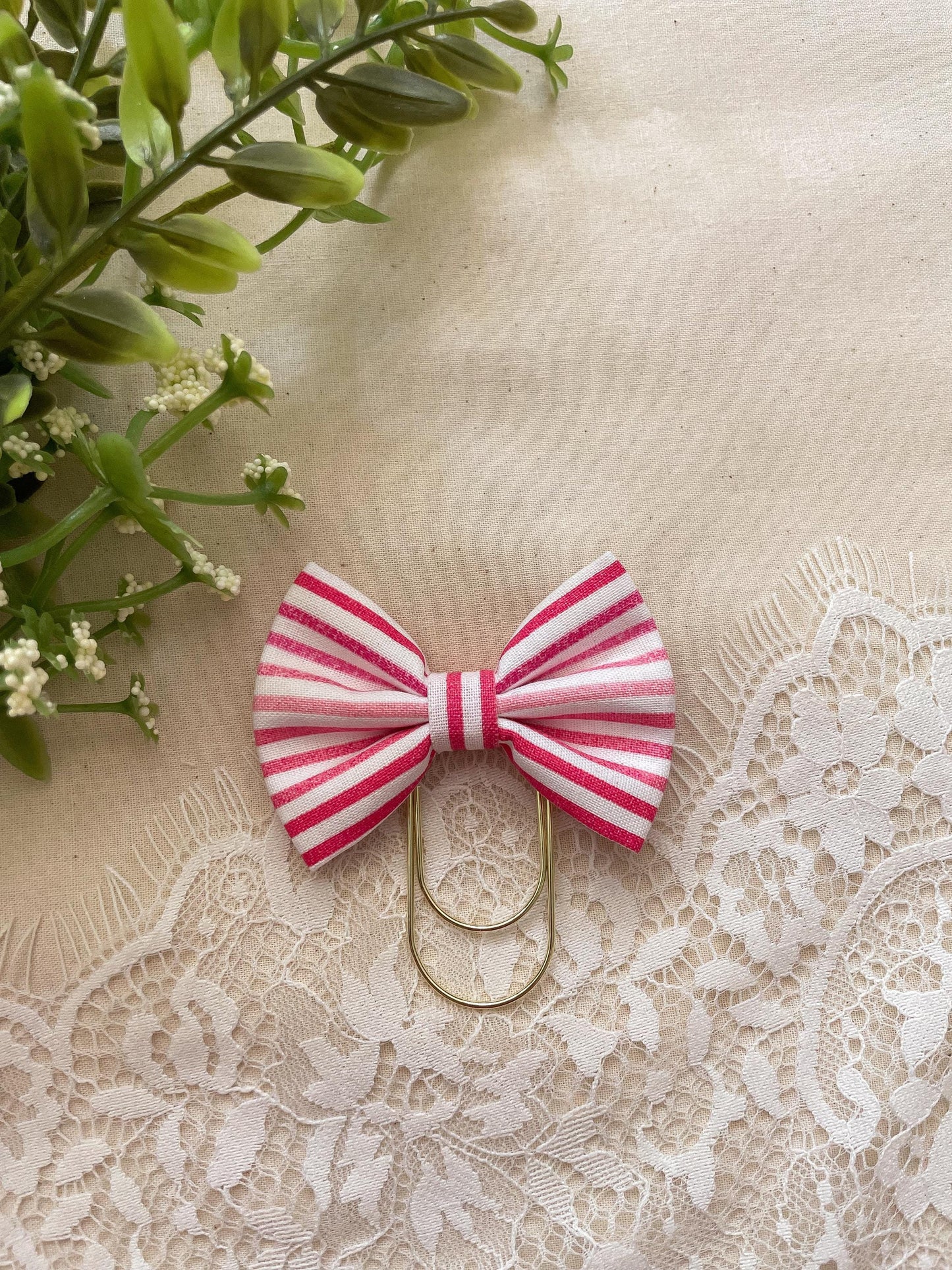 Beachy pink stripes - petite bow bookmark